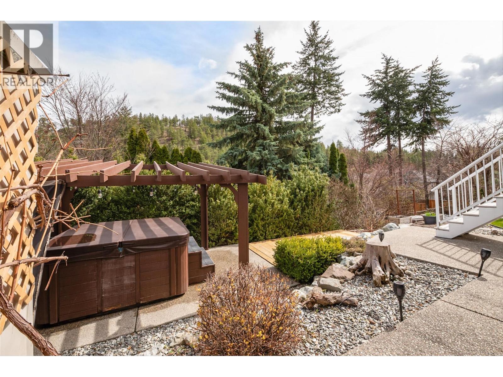 355 Woodpark Crescent, Kelowna