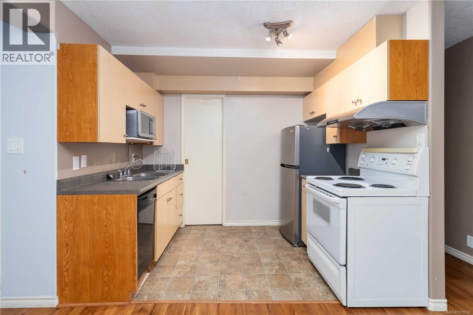  1619 Barksdale Drive, Saanich