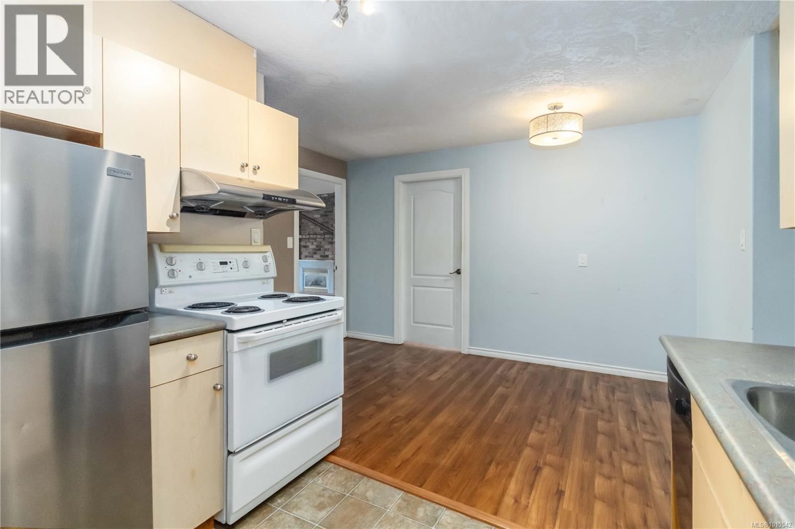  1619 Barksdale Drive, Saanich