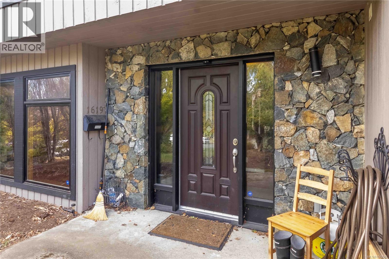 1619 Barksdale Drive, Saanich