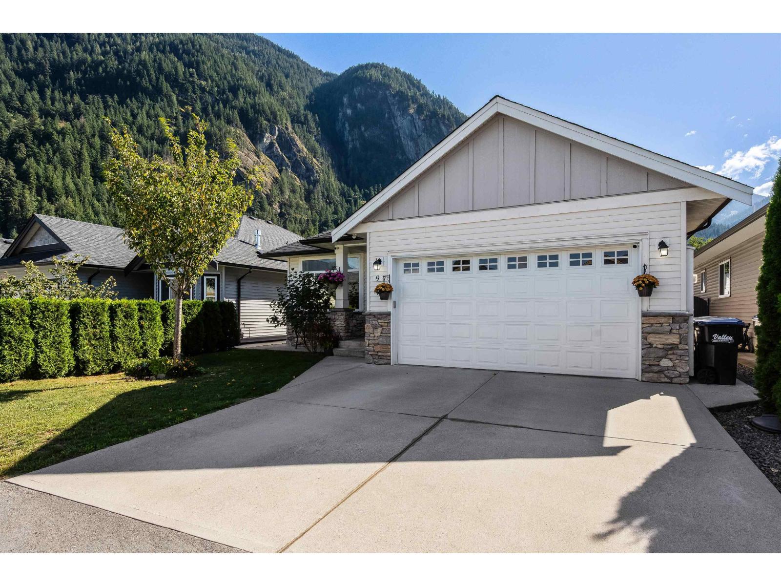 9 20118 BEACON ROAD, Hope, Hope