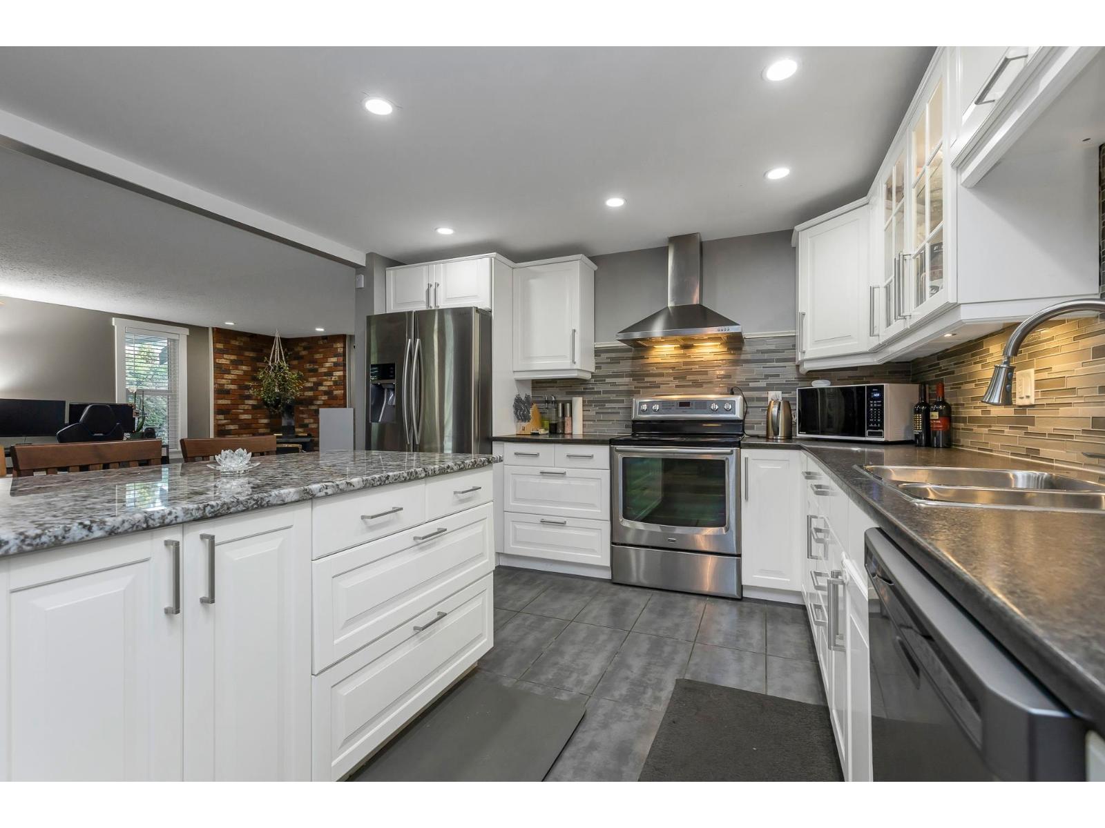31520 LOMBARD AVENUE, Abbotsford