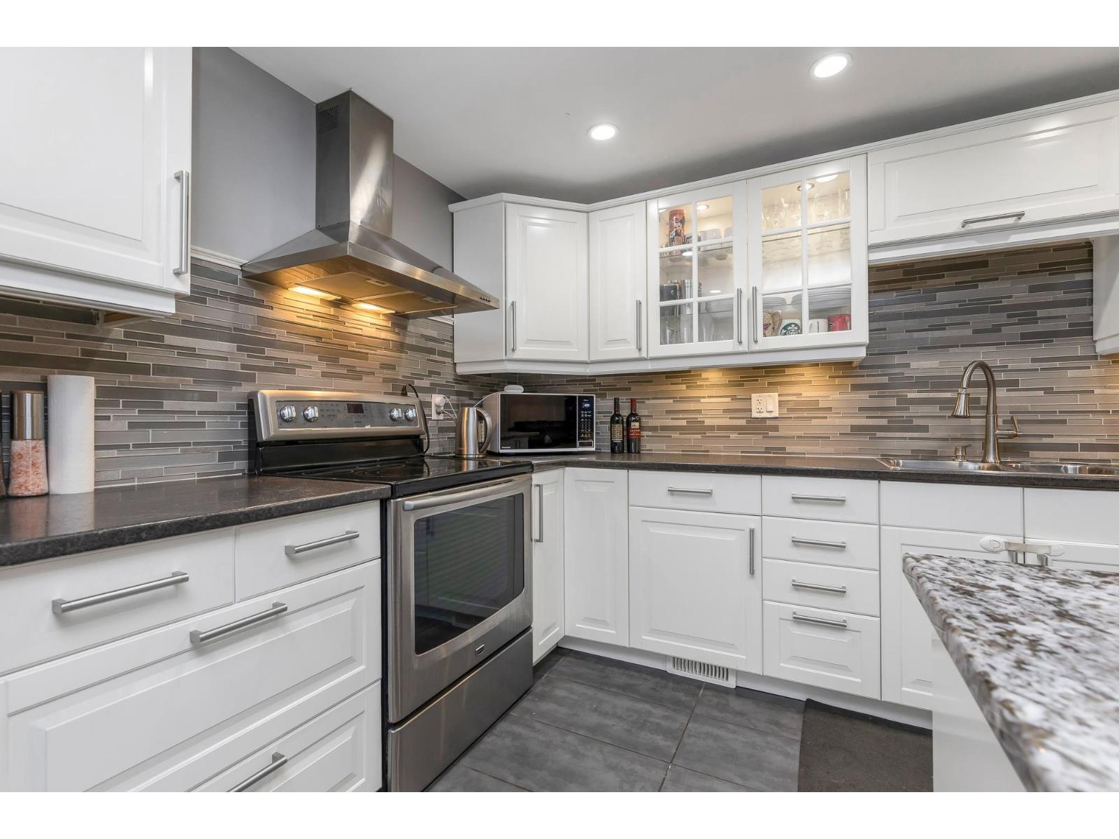 31520 LOMBARD AVENUE, Abbotsford