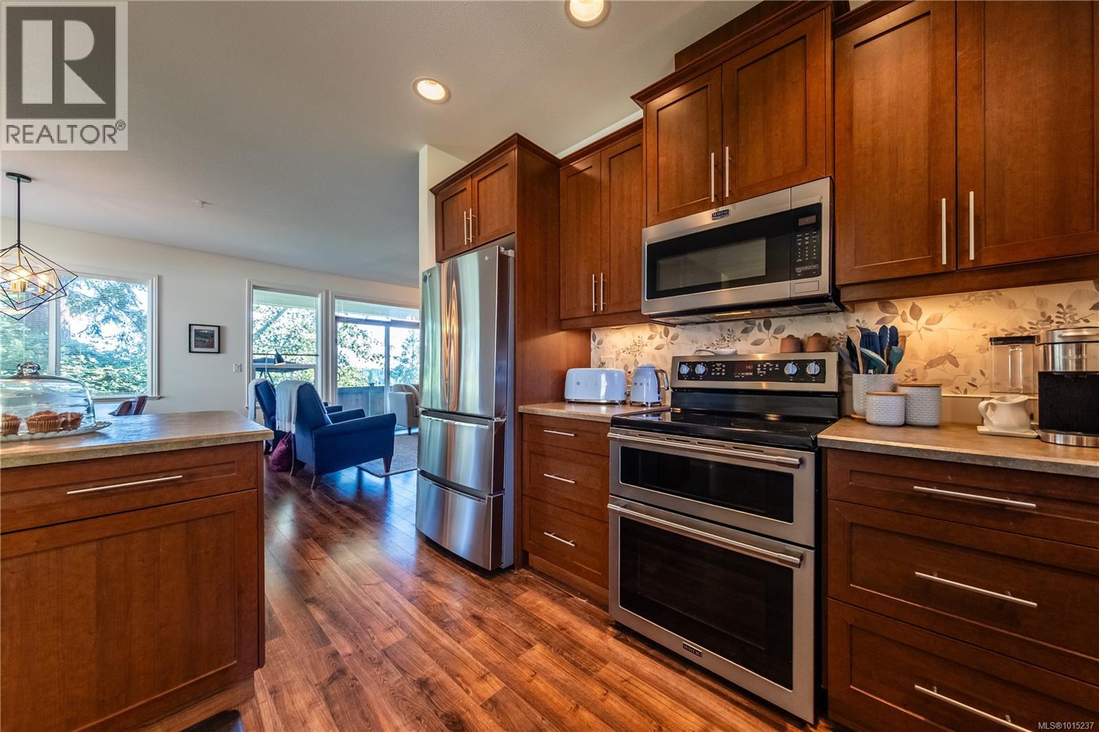 100 834 Varsity Way, Nanaimo