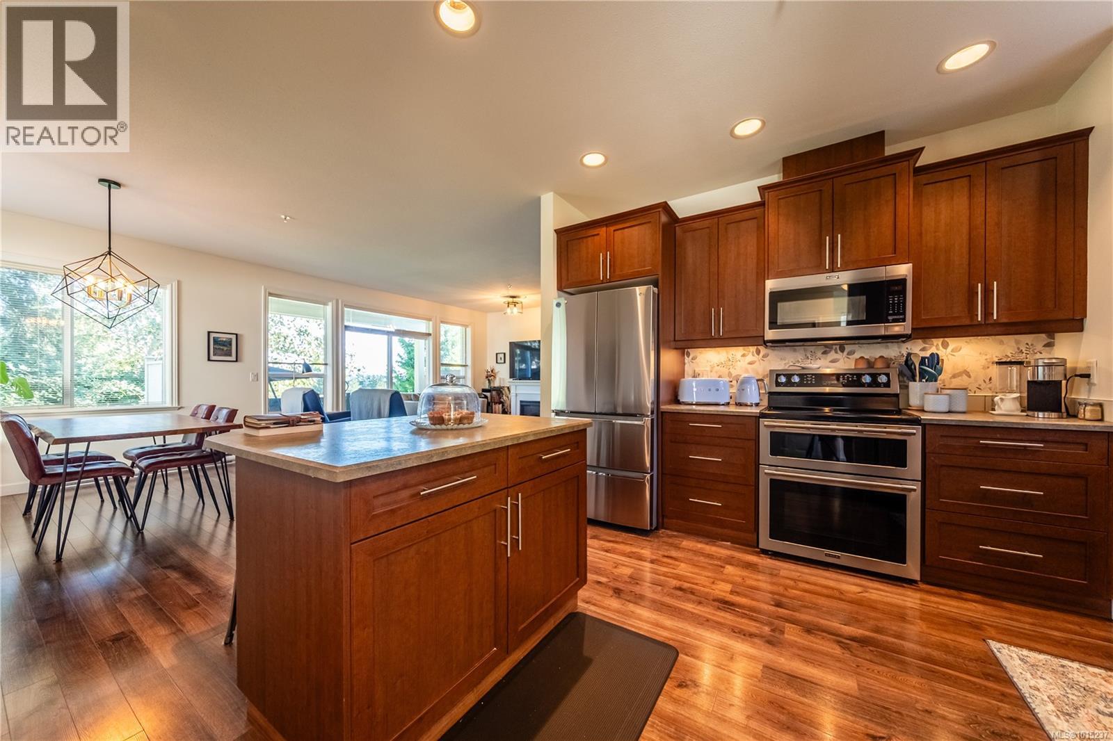 100 834 Varsity Way, Nanaimo