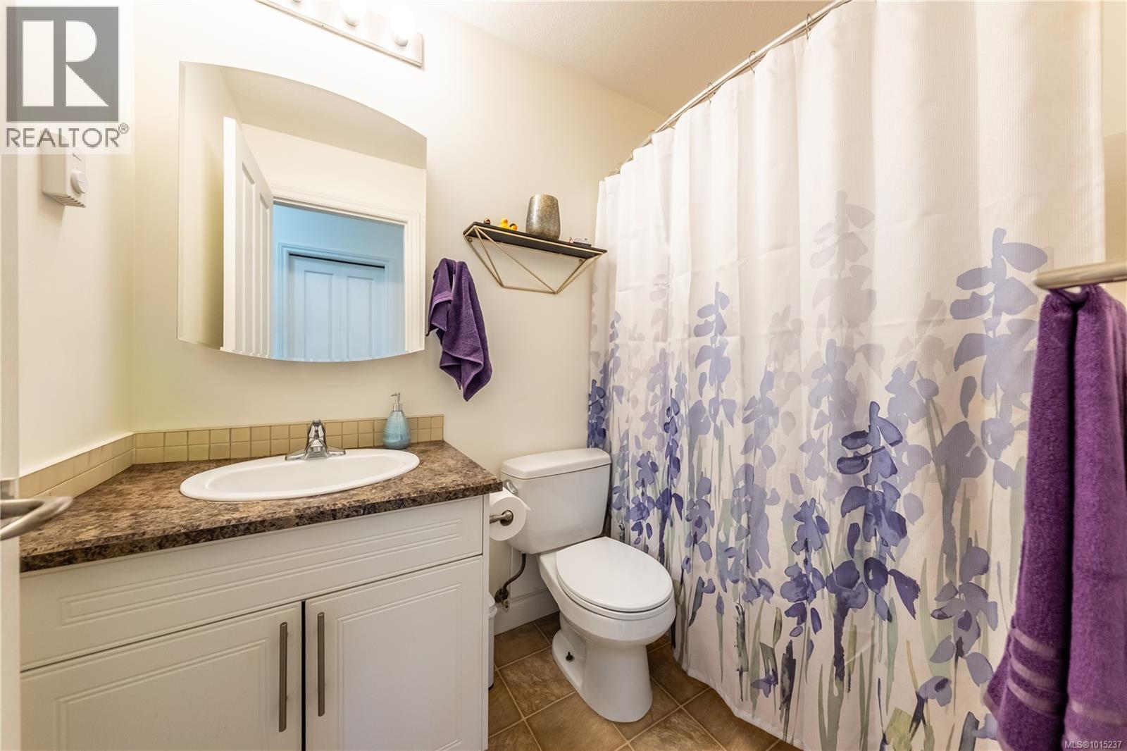 100 834 Varsity Way, Nanaimo