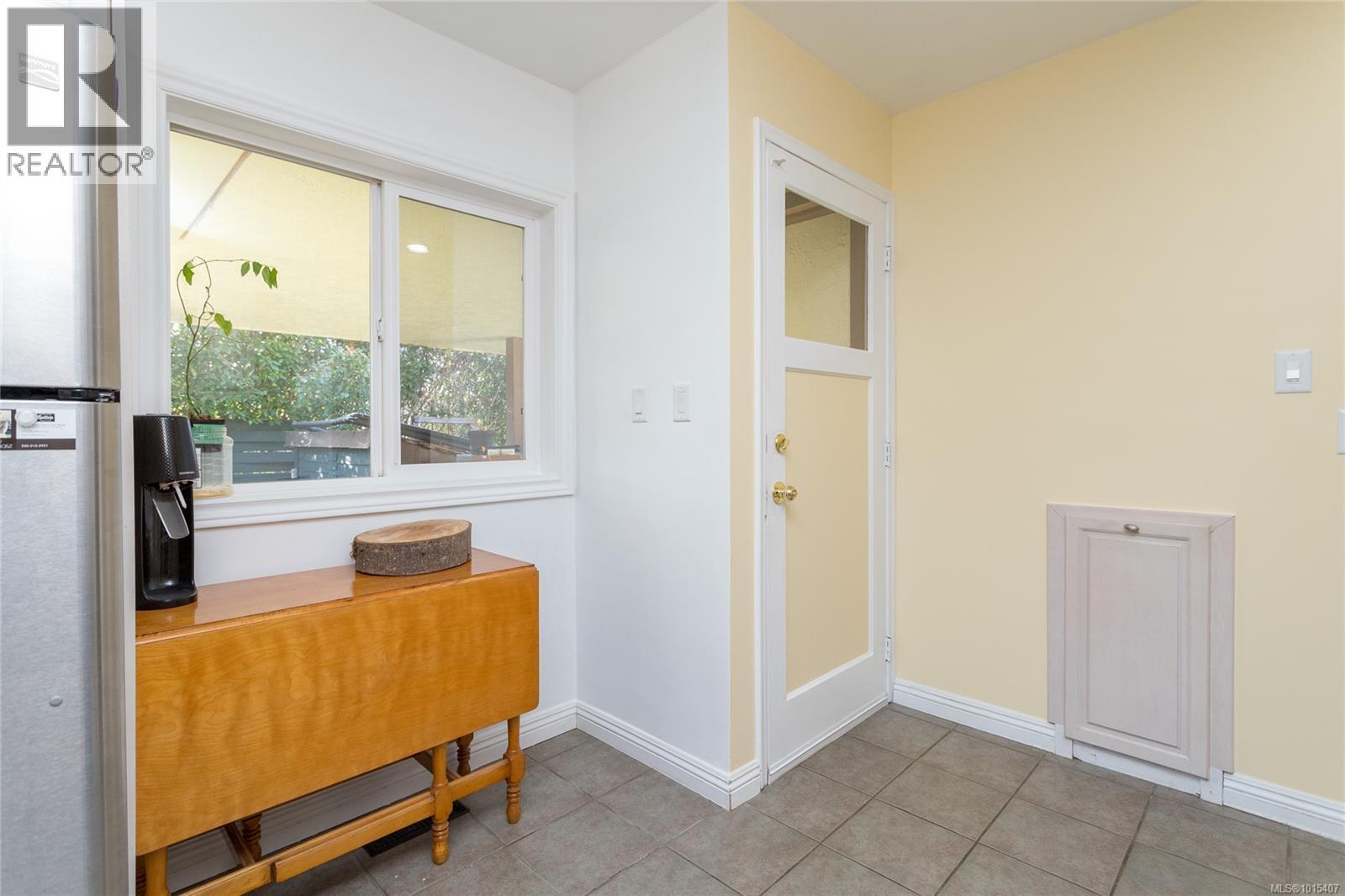  3100 Woodburn Avenue, Oak Bay