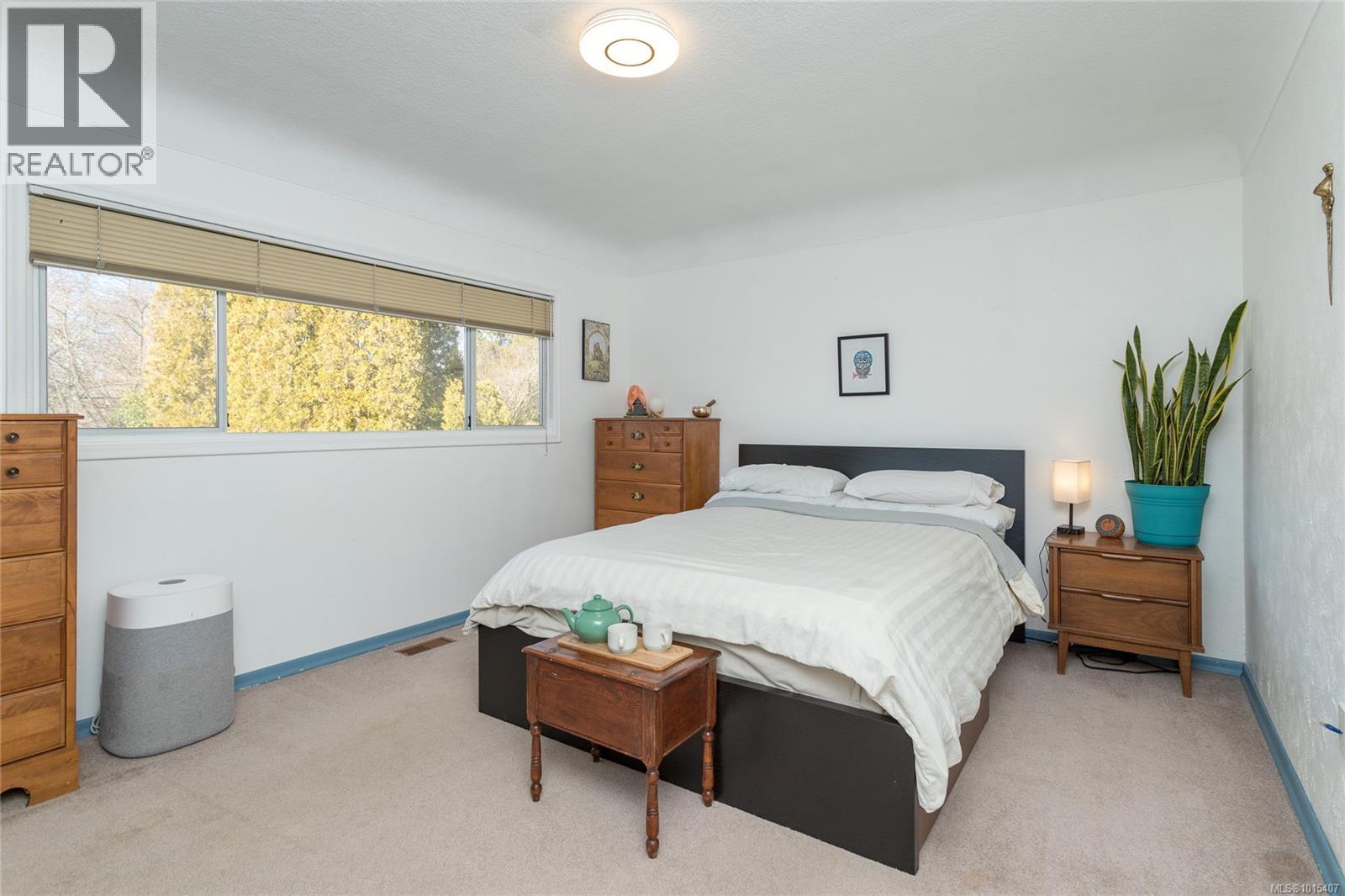  3100 Woodburn Avenue, Oak Bay