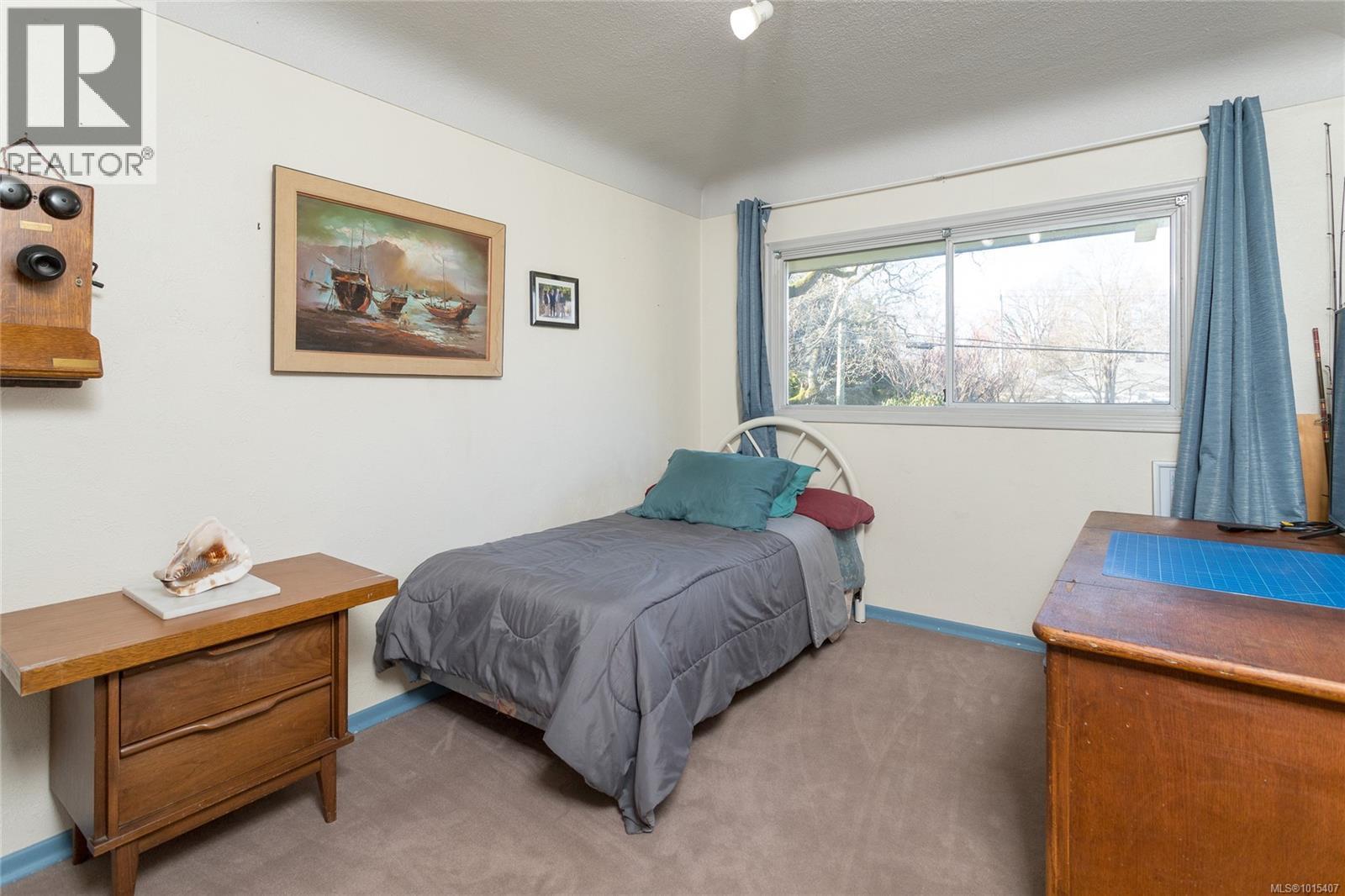  3100 Woodburn Avenue, Oak Bay