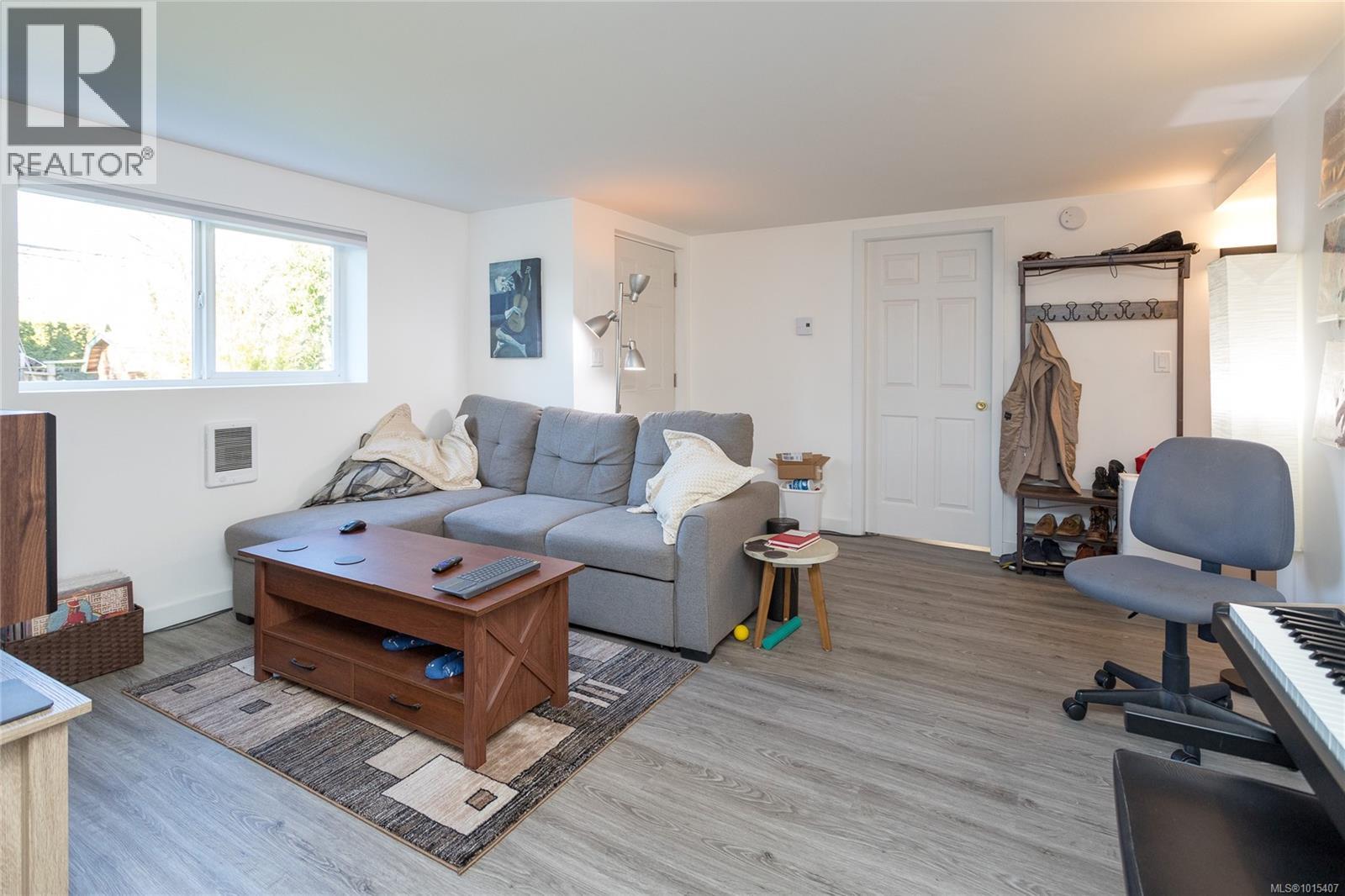  3100 Woodburn Avenue, Oak Bay