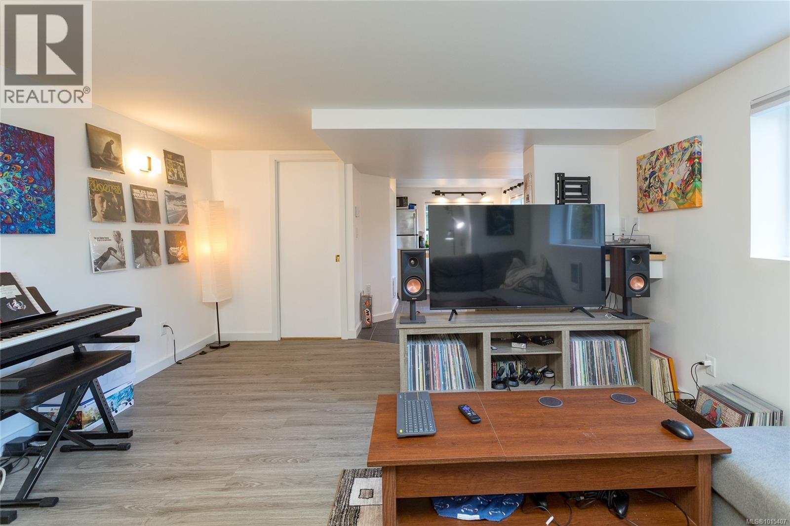  3100 Woodburn Avenue, Oak Bay
