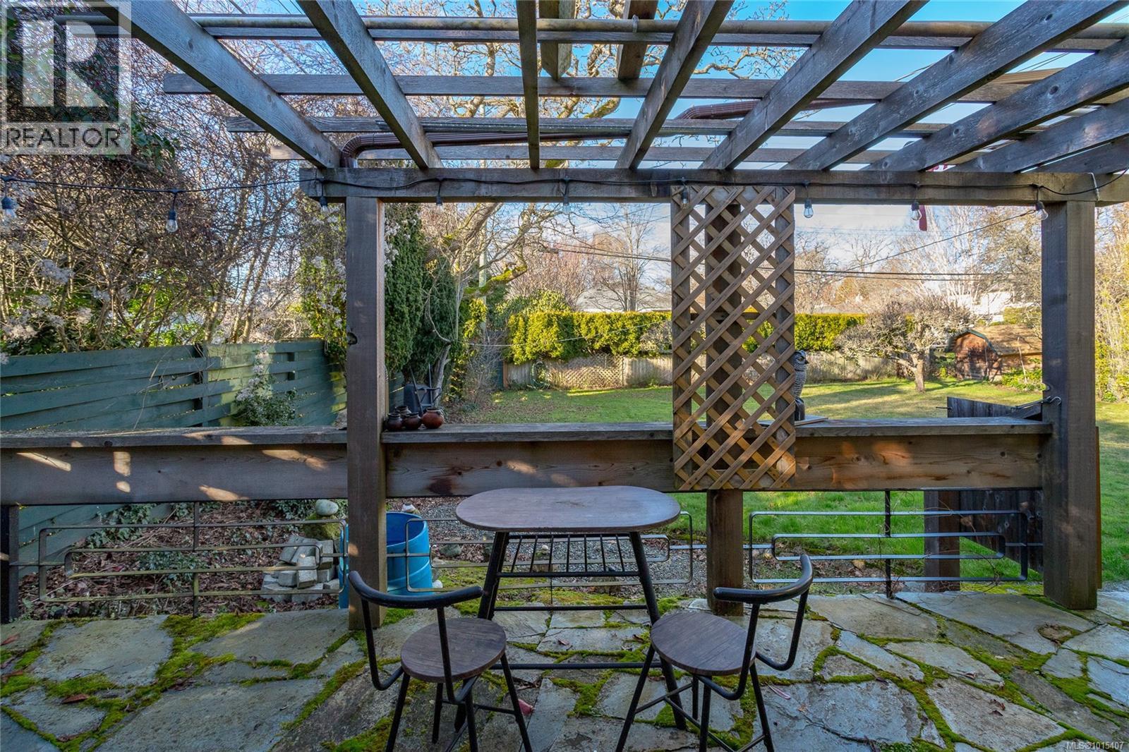 3100 Woodburn Avenue, Oak Bay