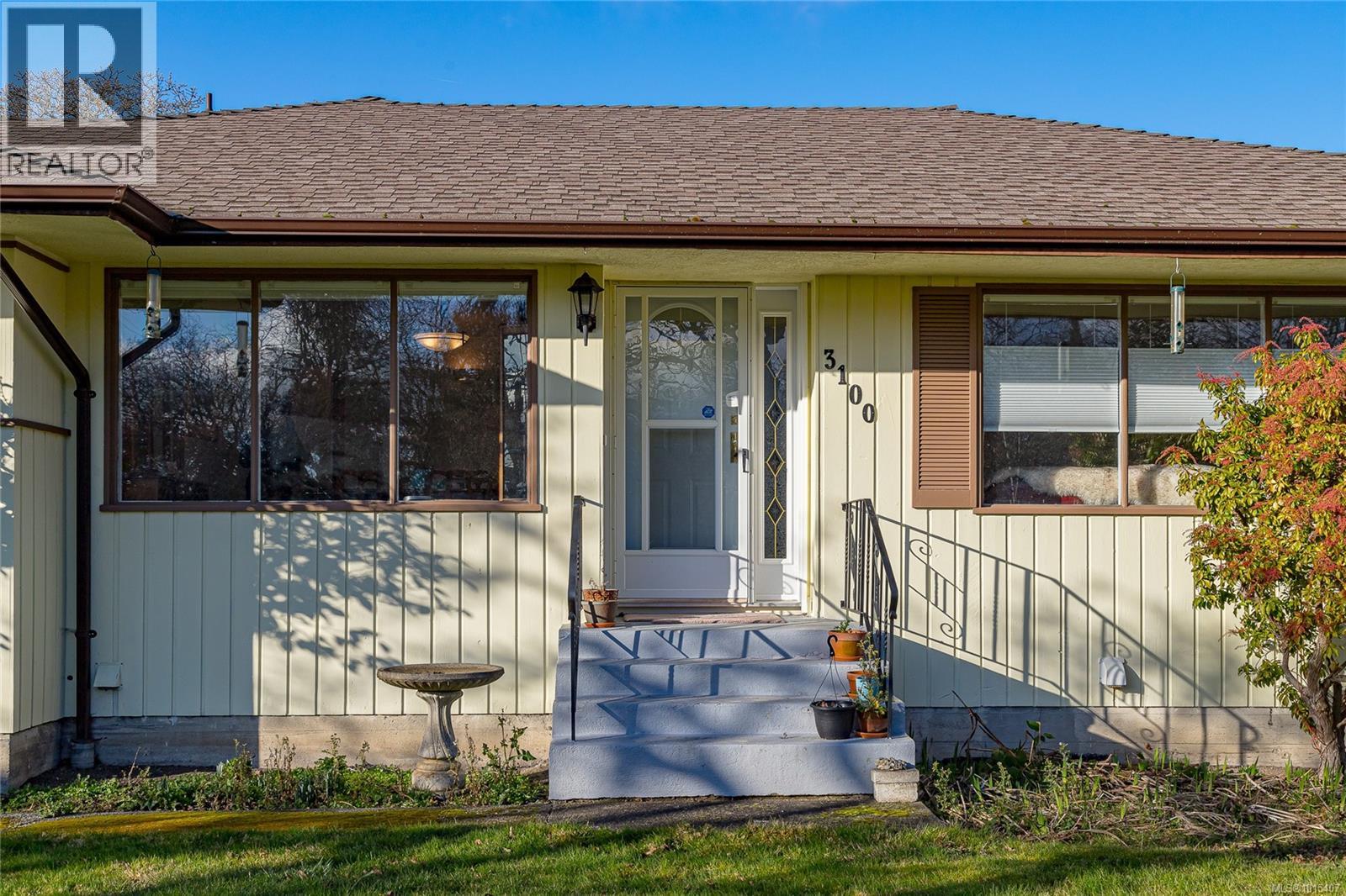  3100 Woodburn Avenue, Oak Bay
