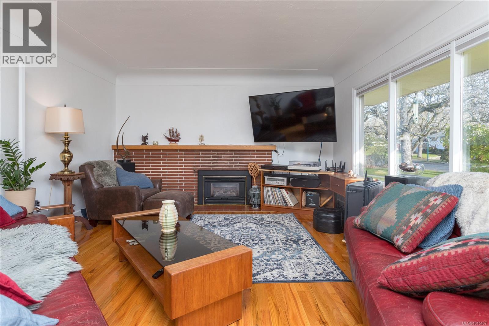  3100 Woodburn Avenue, Oak Bay