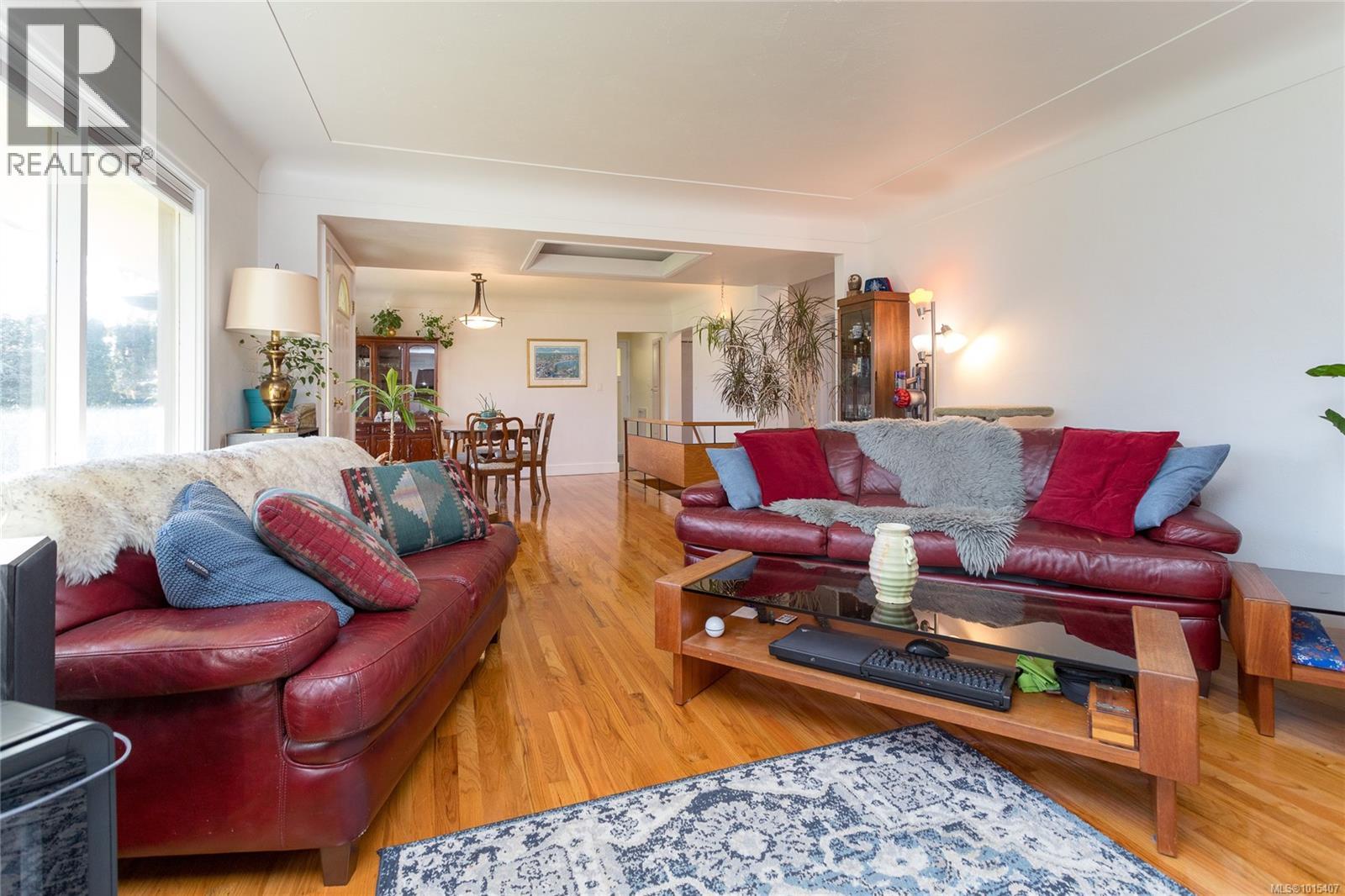  3100 Woodburn Avenue, Oak Bay