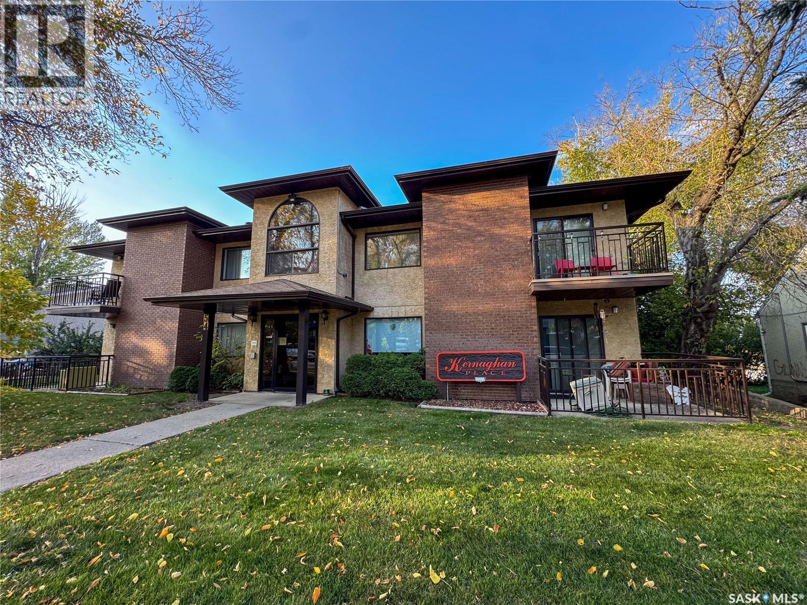 #102 54 19th STREET E - 1