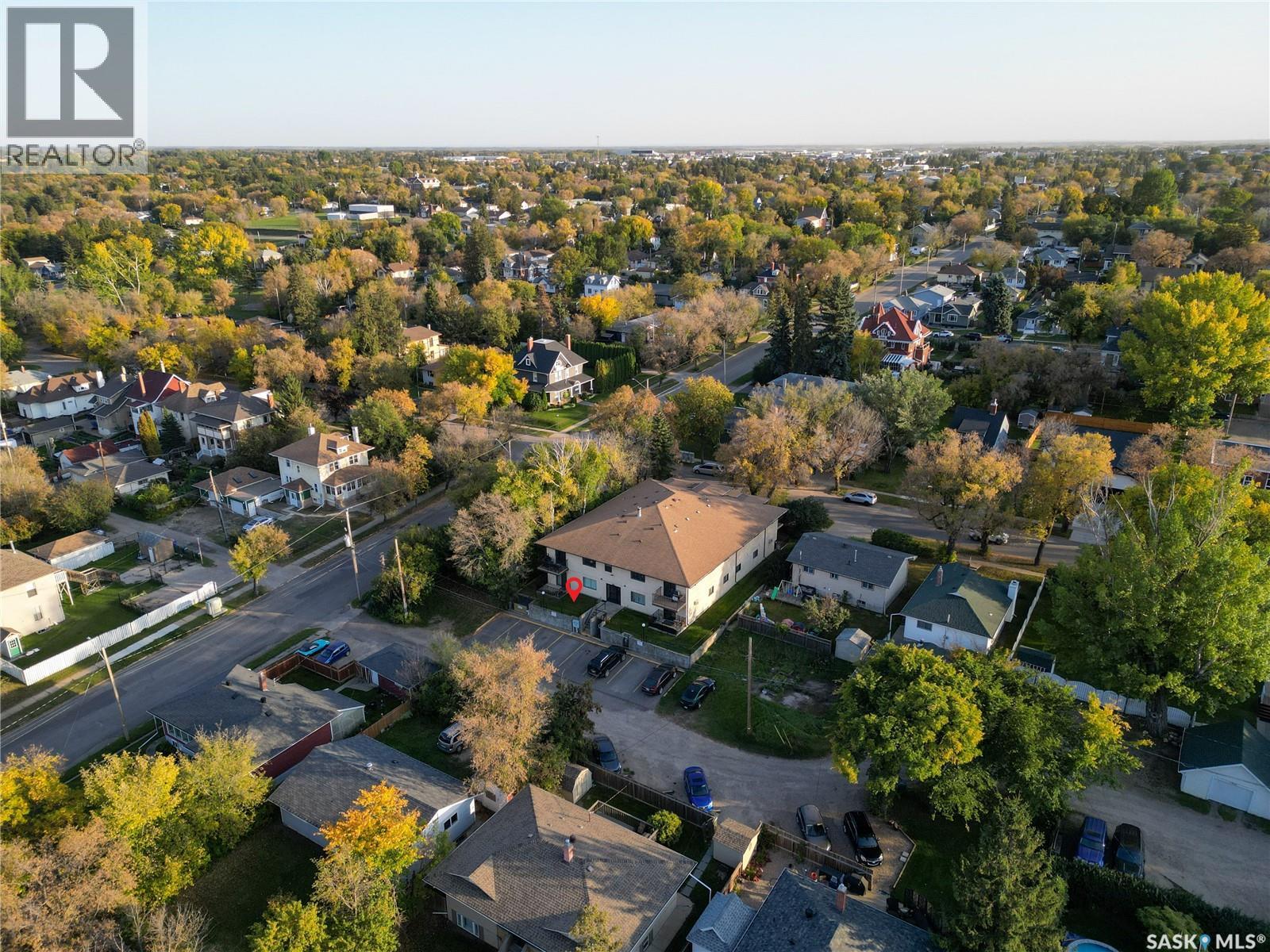 #102 54 19TH STREET E - 20