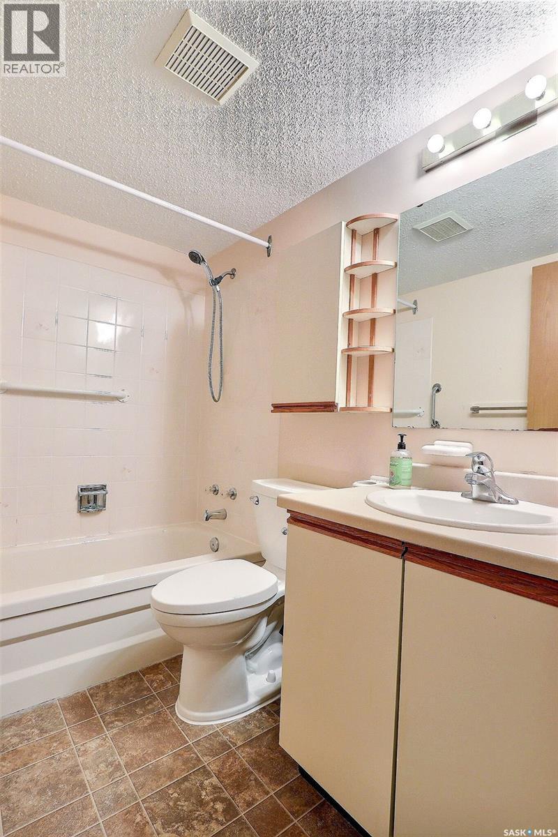 #102 54 19th STREET E - 7