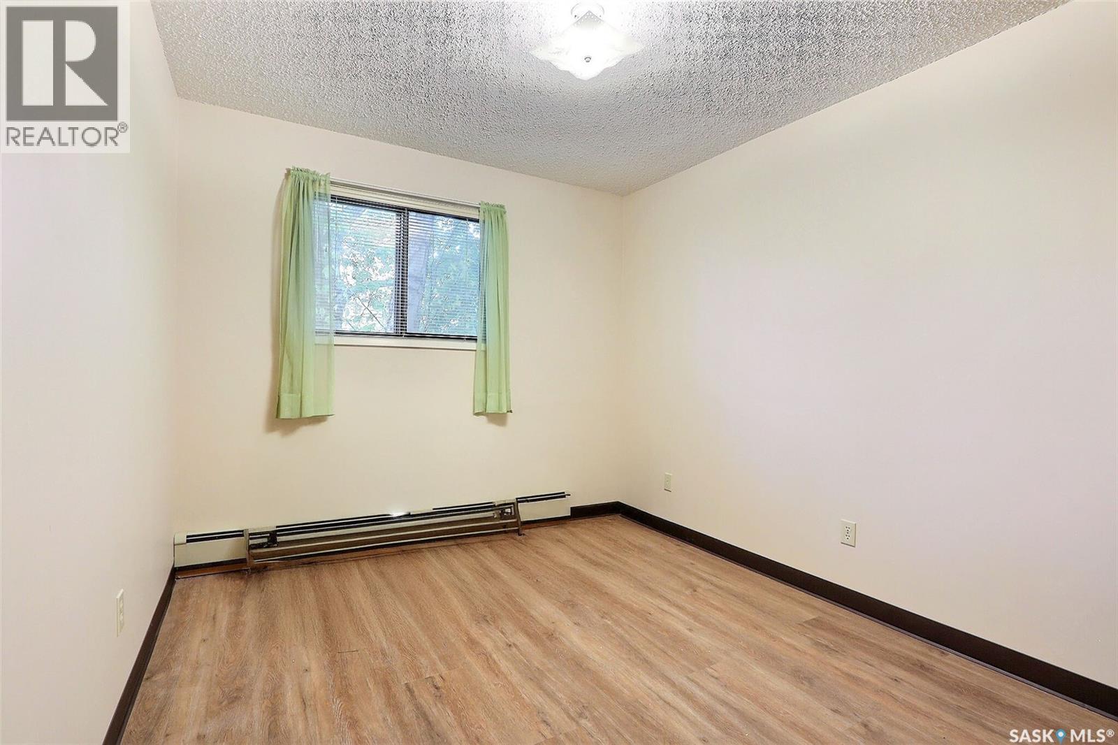 #102 54 19th STREET E - 9
