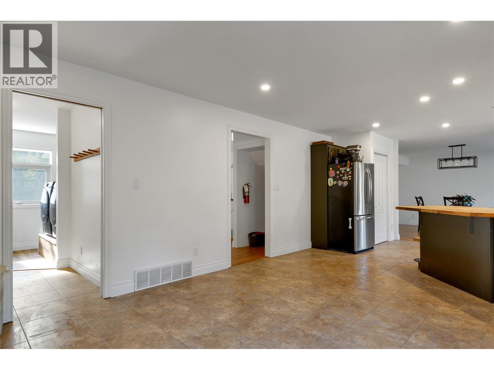  1065 BX Road, Vernon