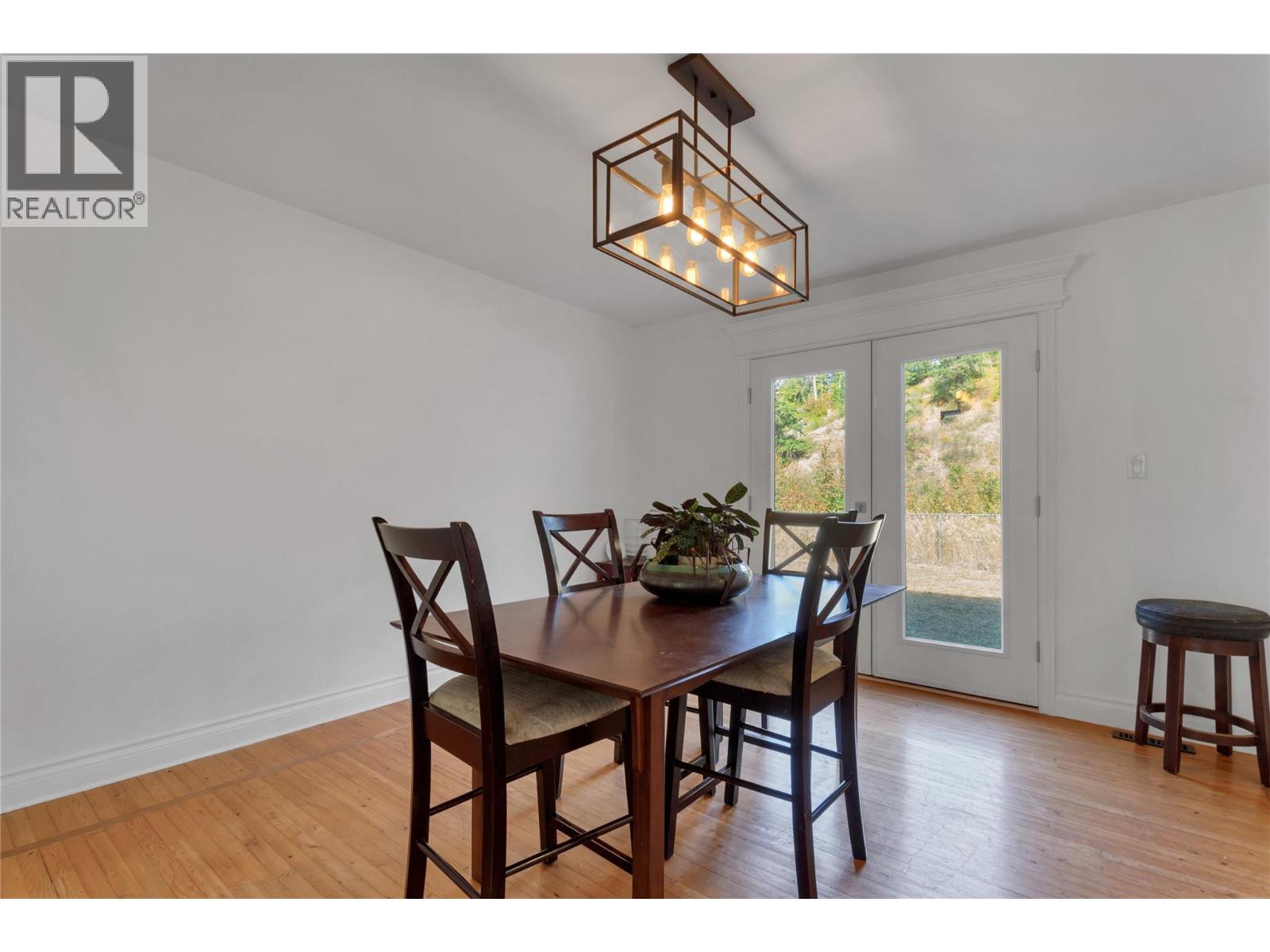  1065 BX Road, Vernon