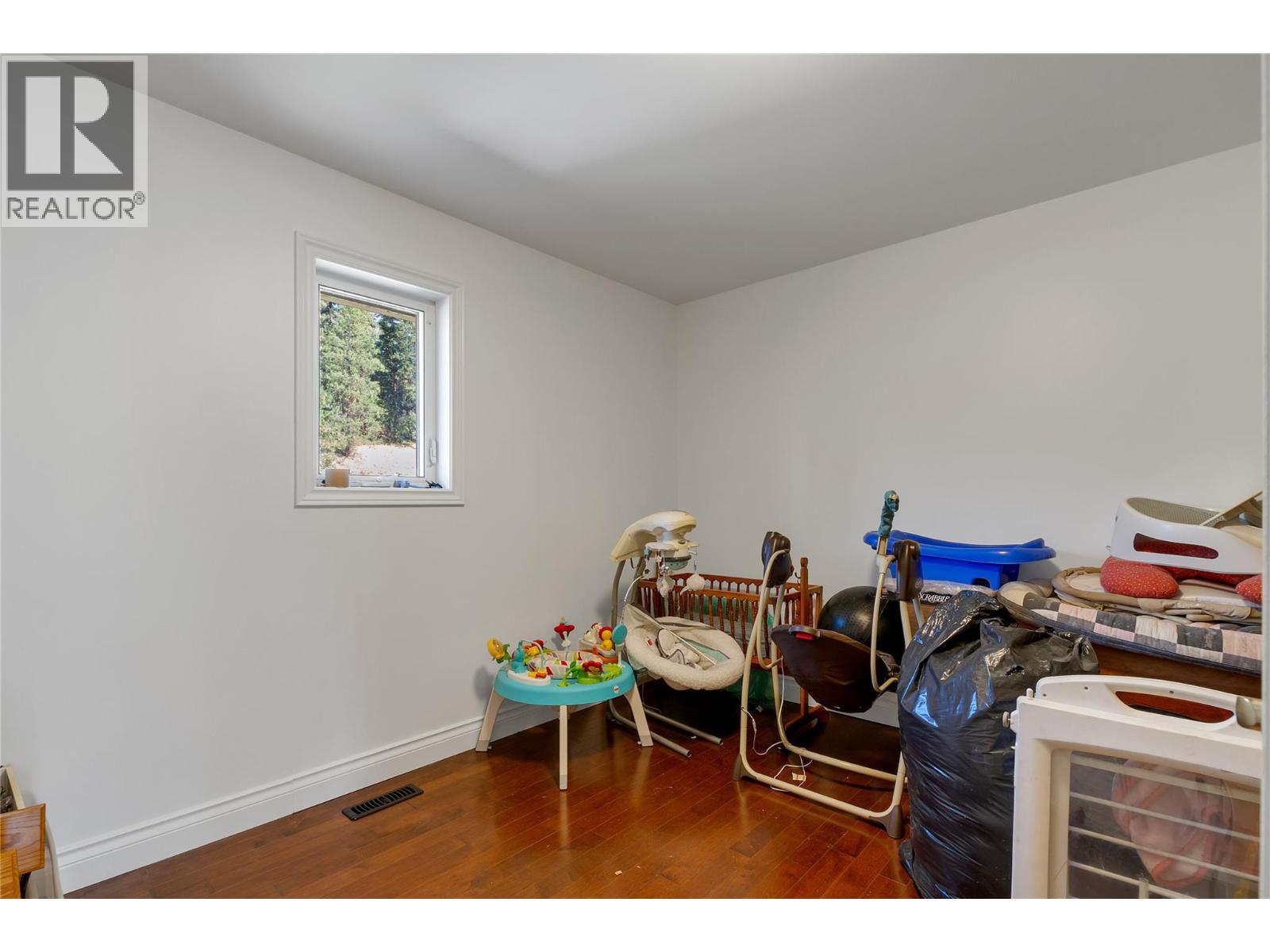  1065 BX Road, Vernon