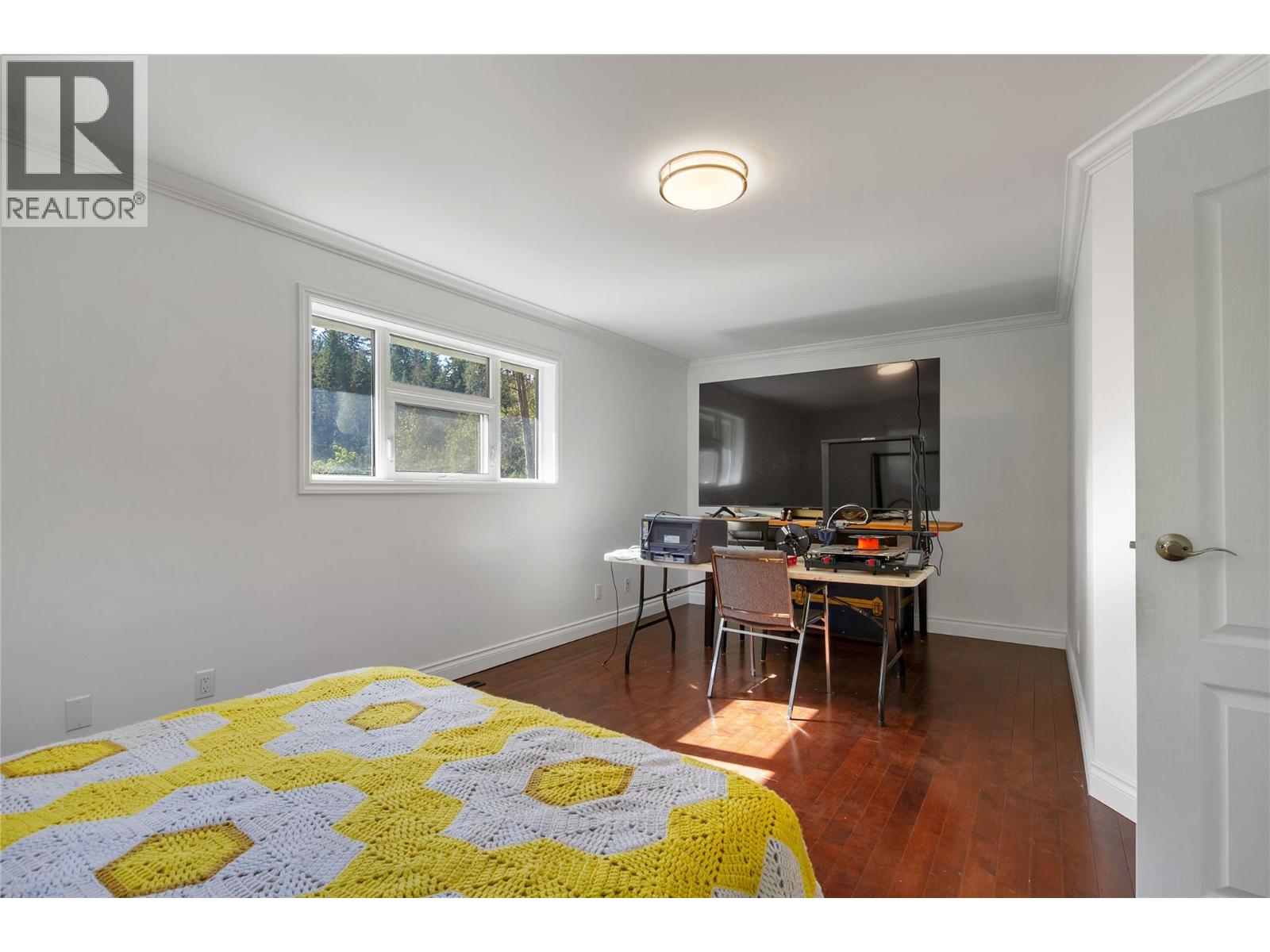  1065 BX Road, Vernon