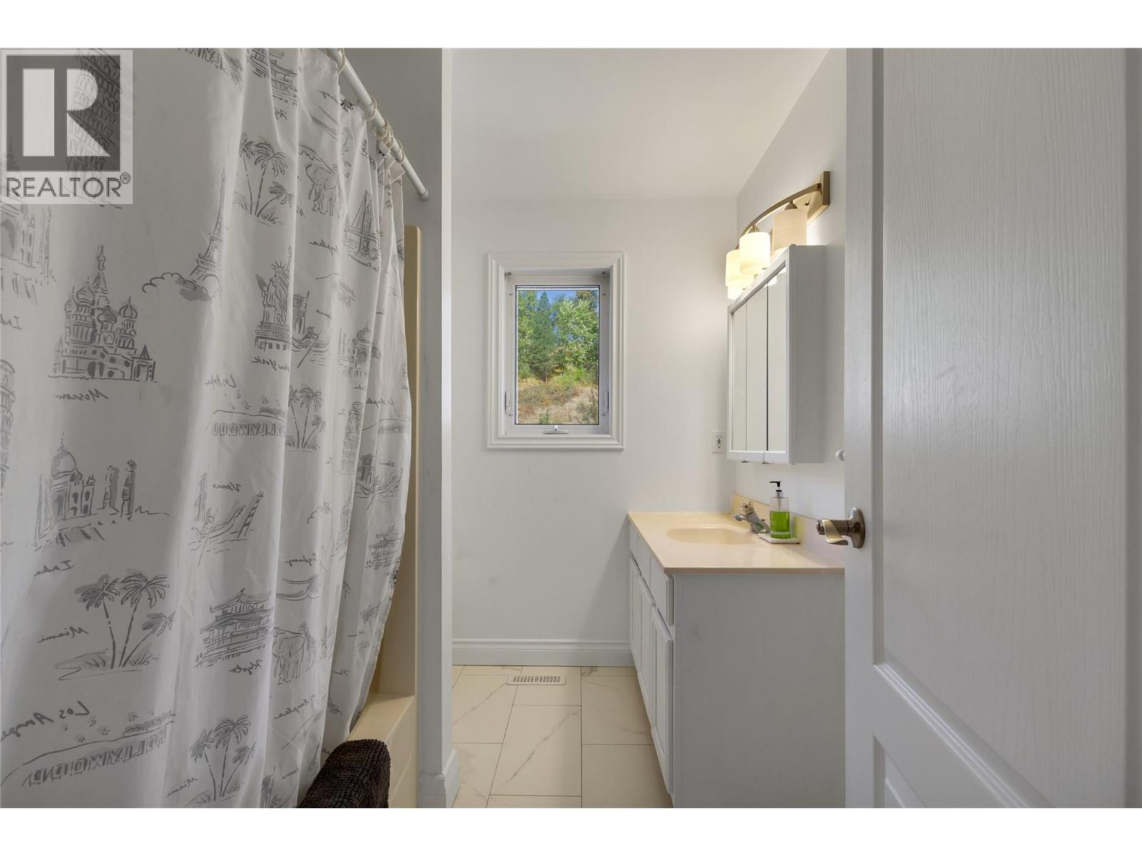 1065 BX Road, Vernon