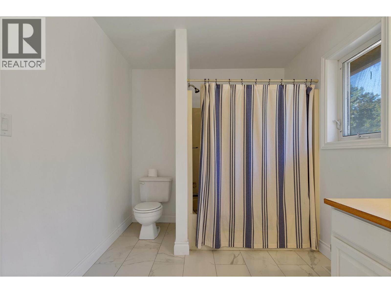  1065 BX Road, Vernon