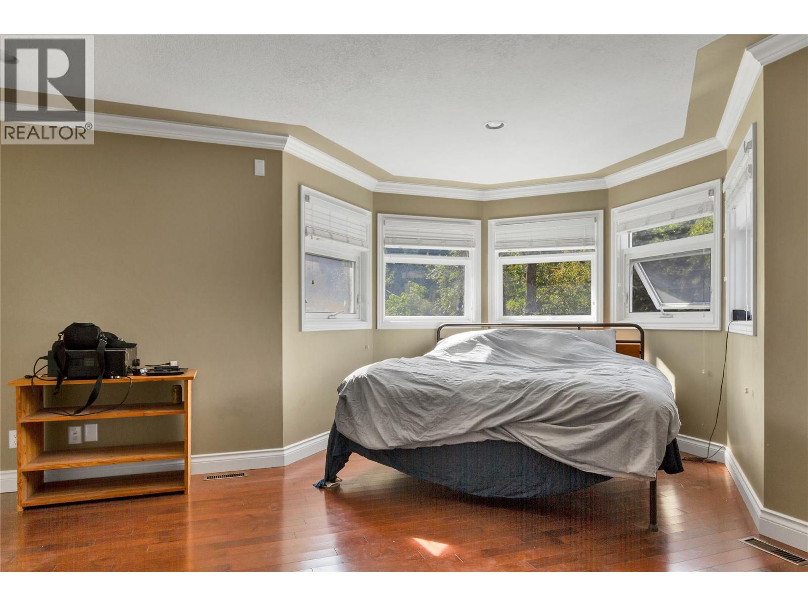  1065 BX Road, Vernon