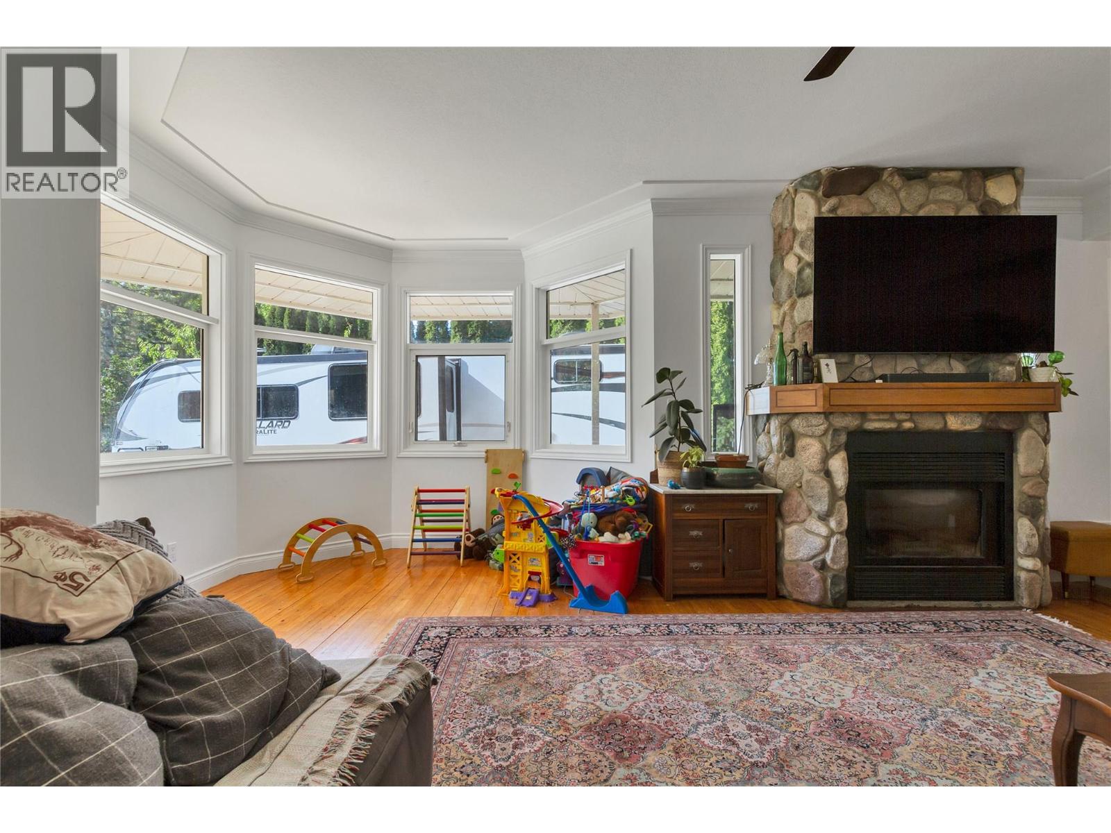  1065 BX Road, Vernon