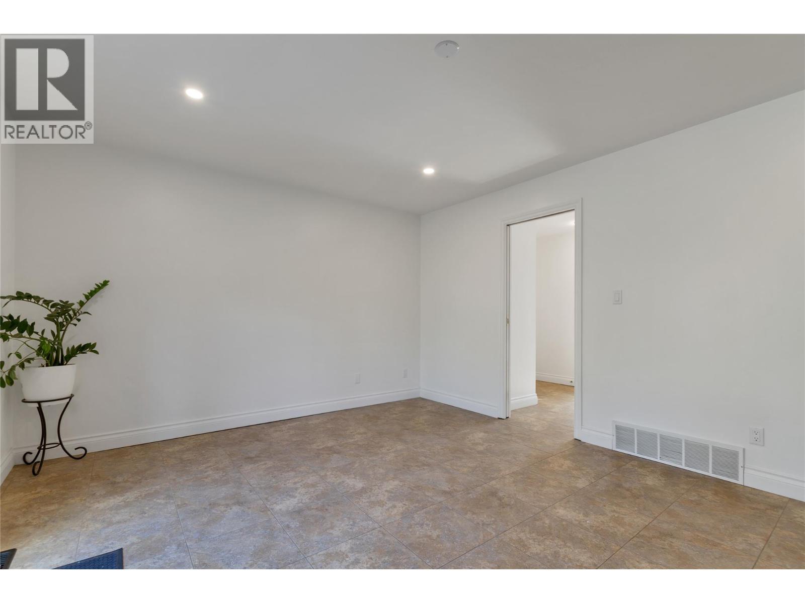  1065 BX Road, Vernon