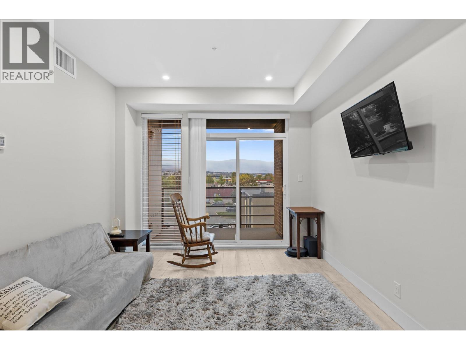 311 1925 Enterprise Way, Kelowna