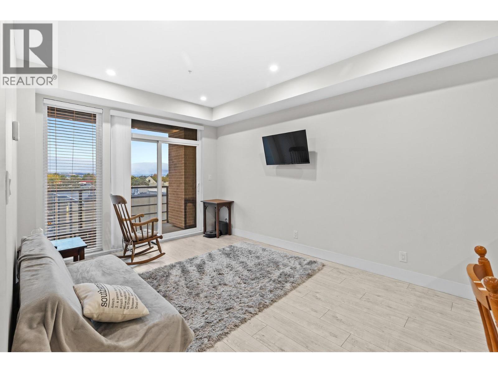 311 1925 Enterprise Way, Kelowna