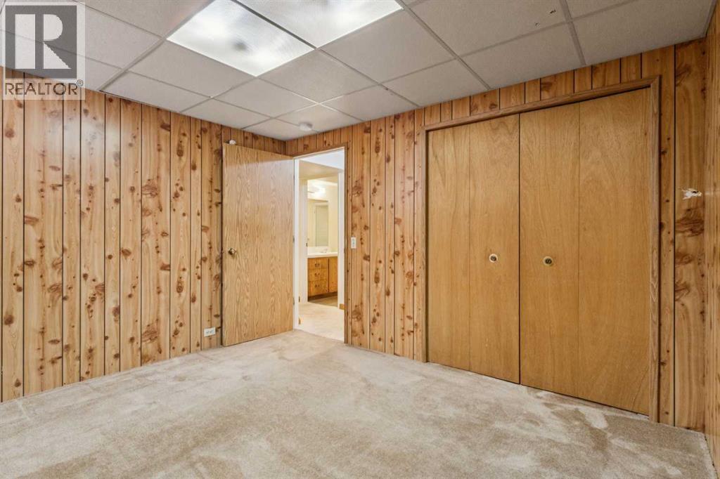 Single Family House Bungalow for Sale in  Vienna Drive NW Varsity Calgary 