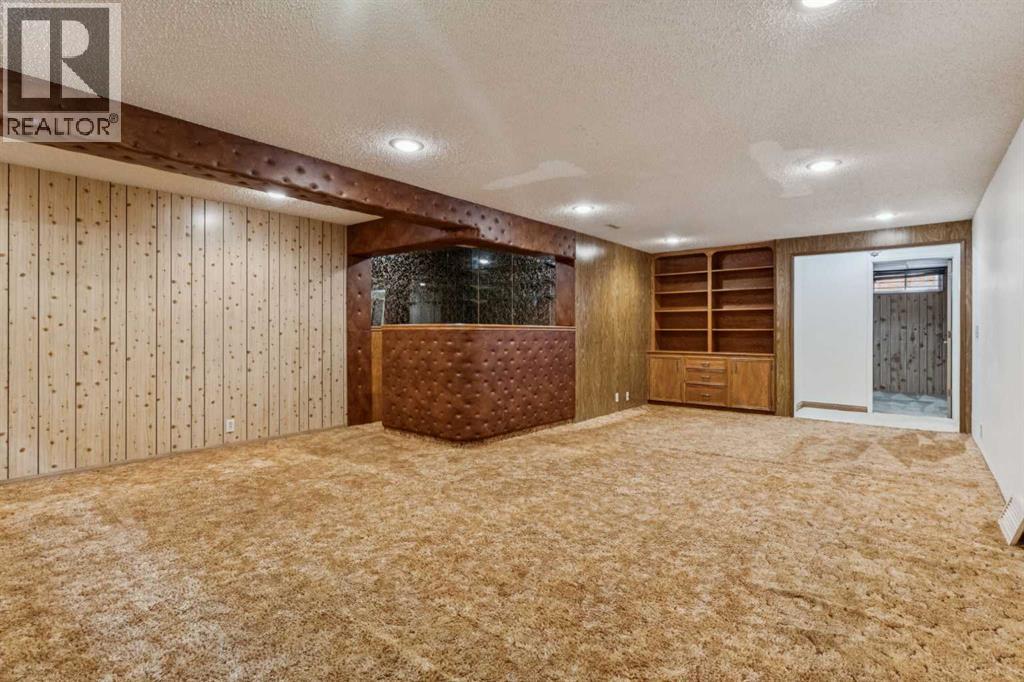 Single Family House Bungalow for Sale in  Vienna Drive NW Varsity Calgary 
