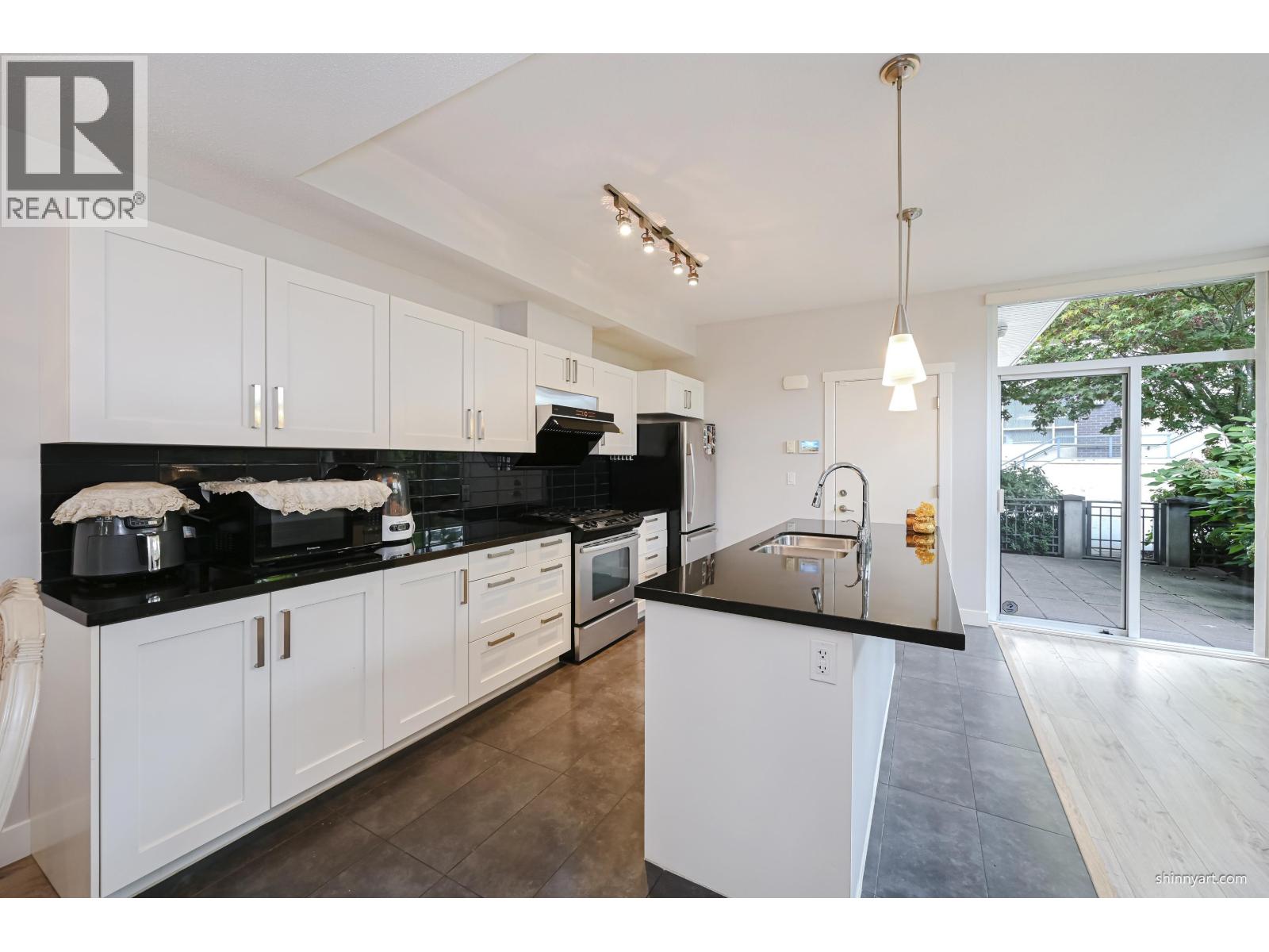 4923 DAWSON STREET, Burnaby