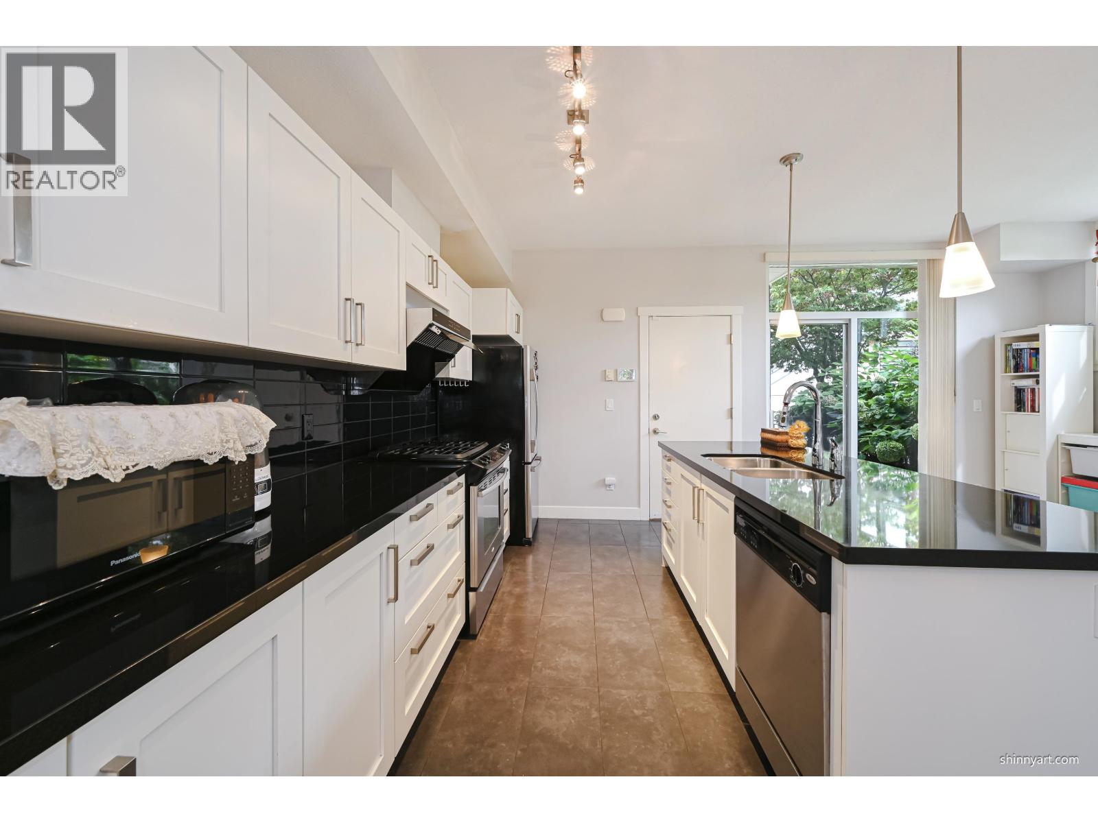 4923 DAWSON STREET, Burnaby