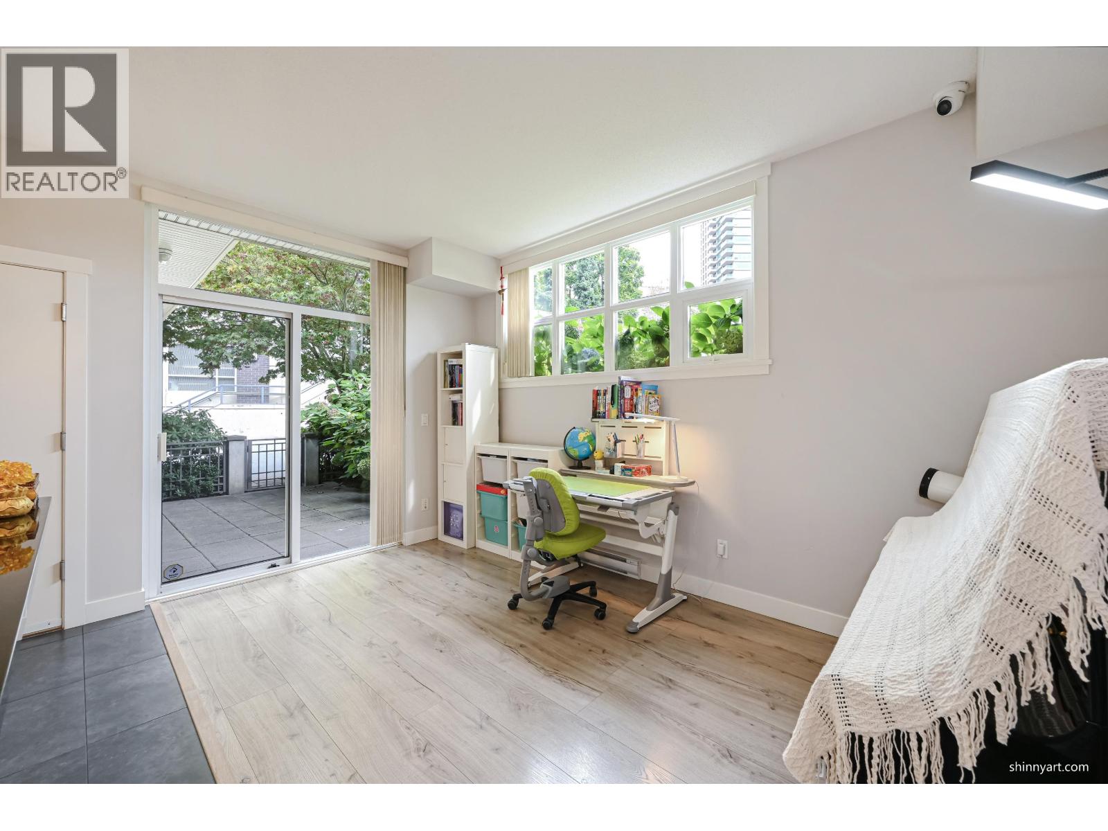 4923 DAWSON STREET, Burnaby