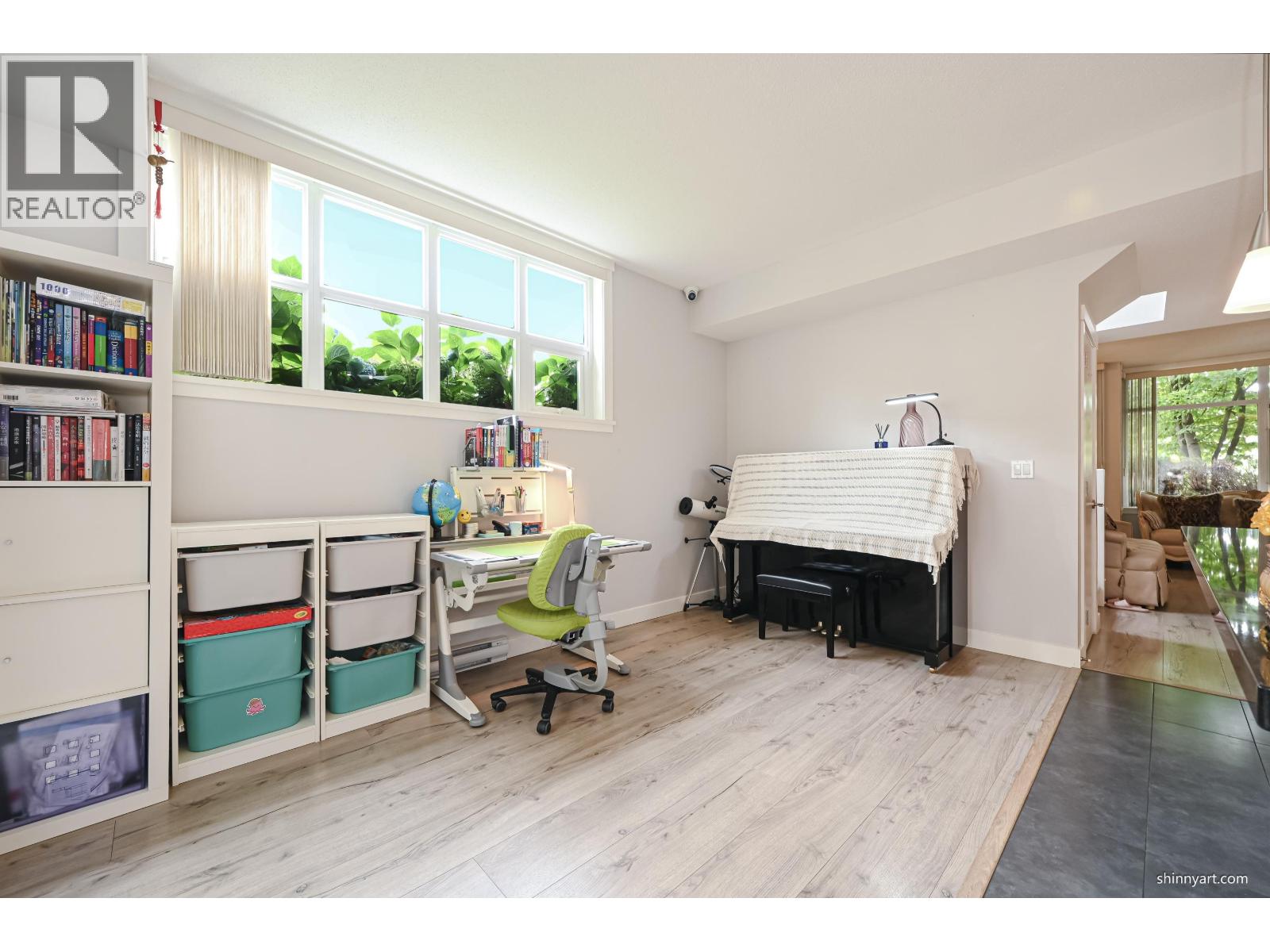 4923 DAWSON STREET, Burnaby