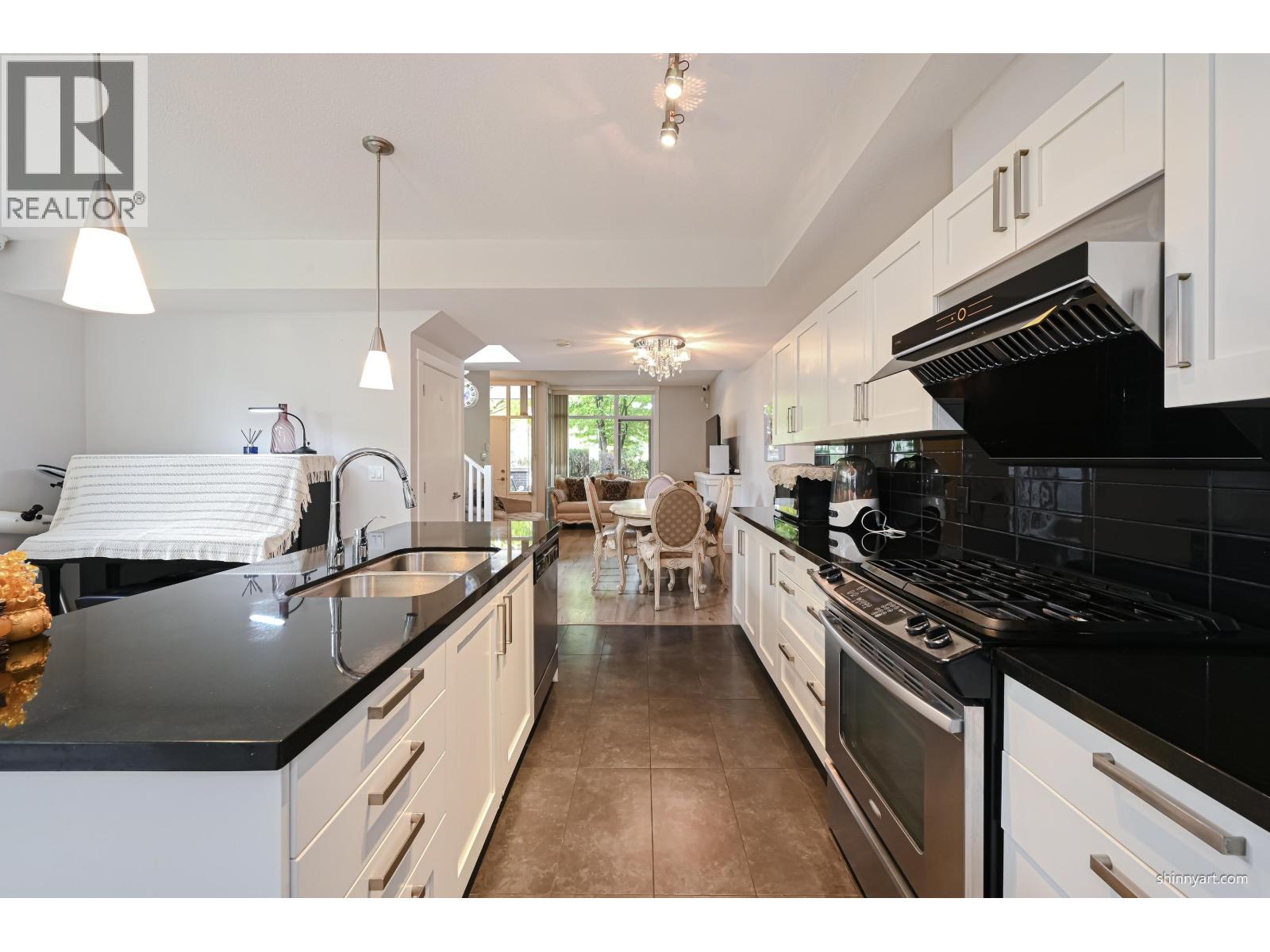 4923 DAWSON STREET, Burnaby