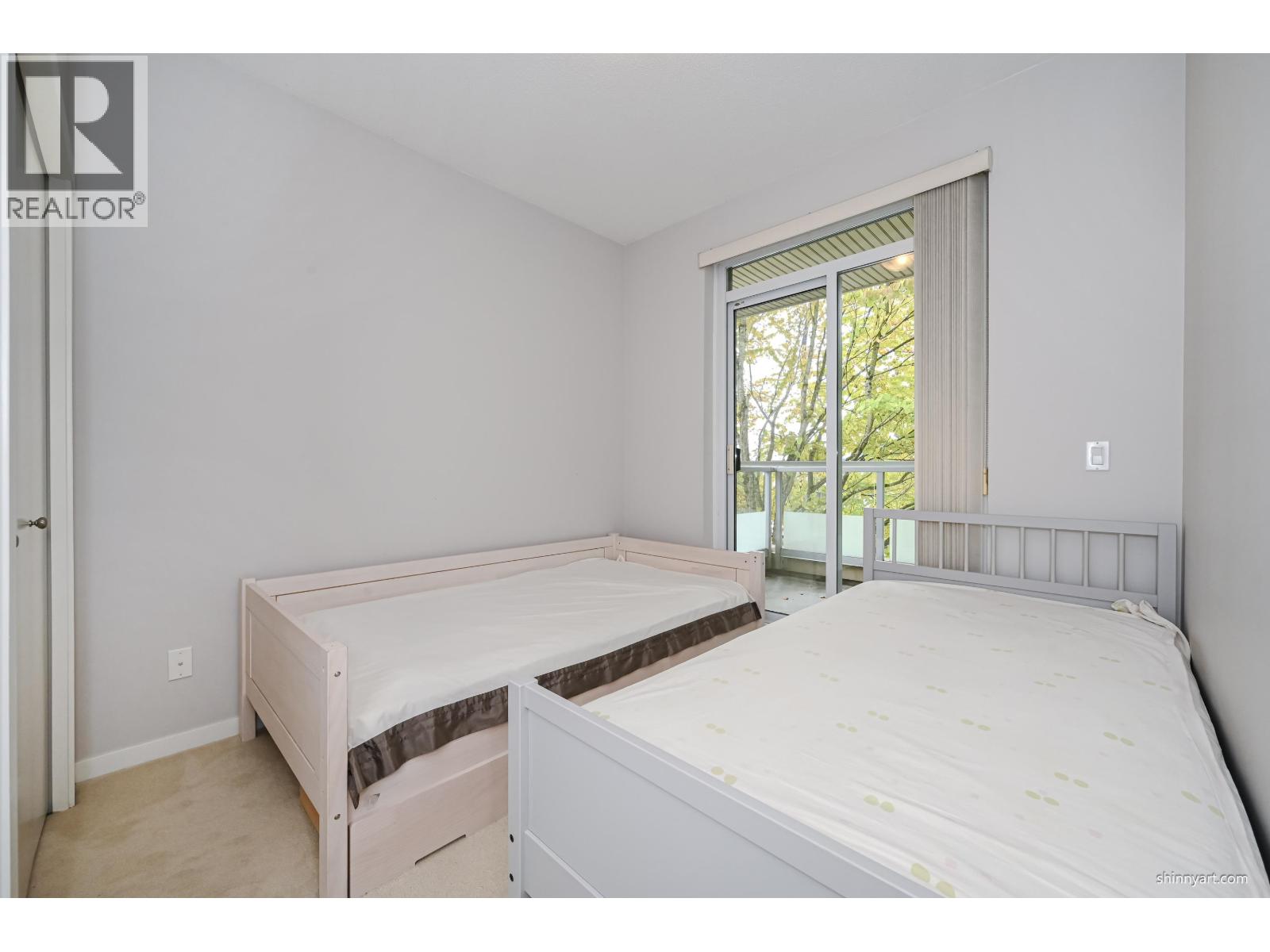 4923 DAWSON STREET, Burnaby