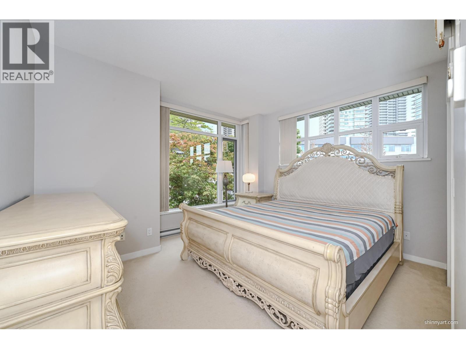 4923 DAWSON STREET, Burnaby