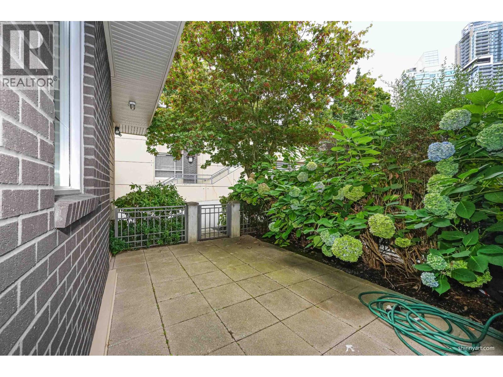 4923 DAWSON STREET, Burnaby