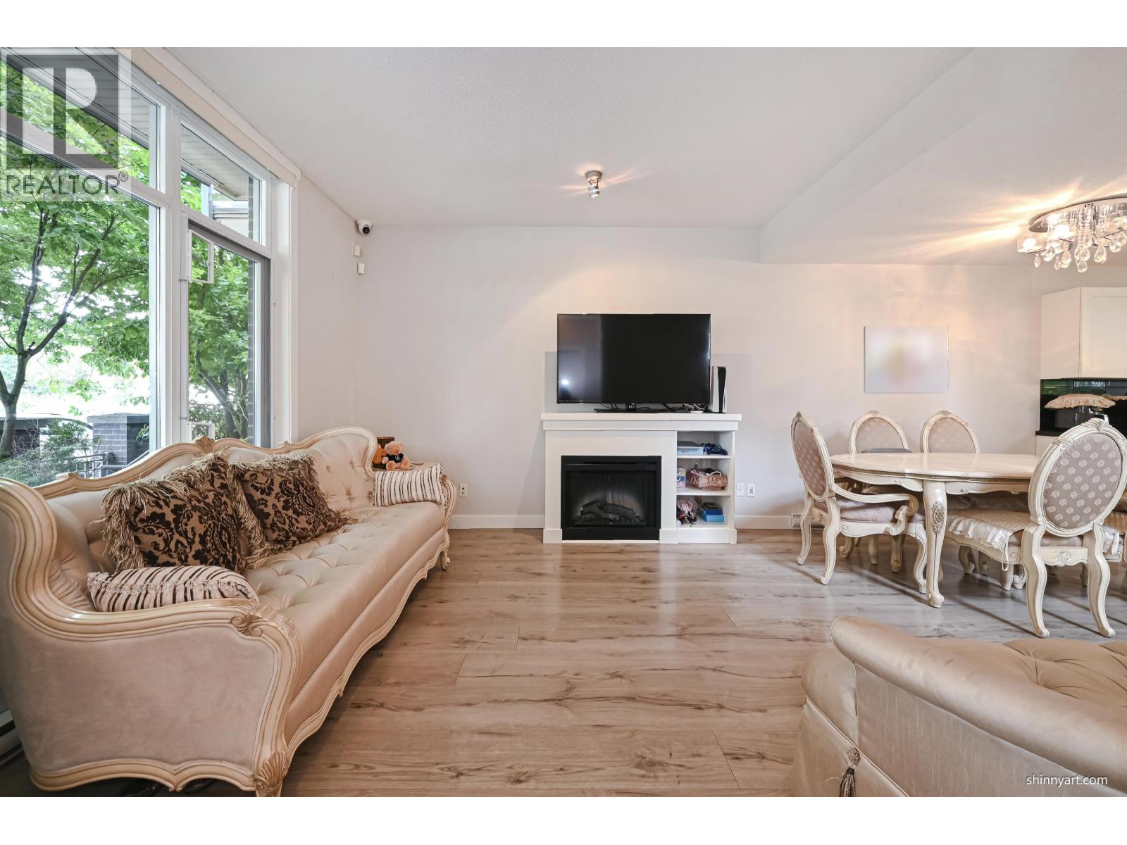 4923 DAWSON STREET, Burnaby