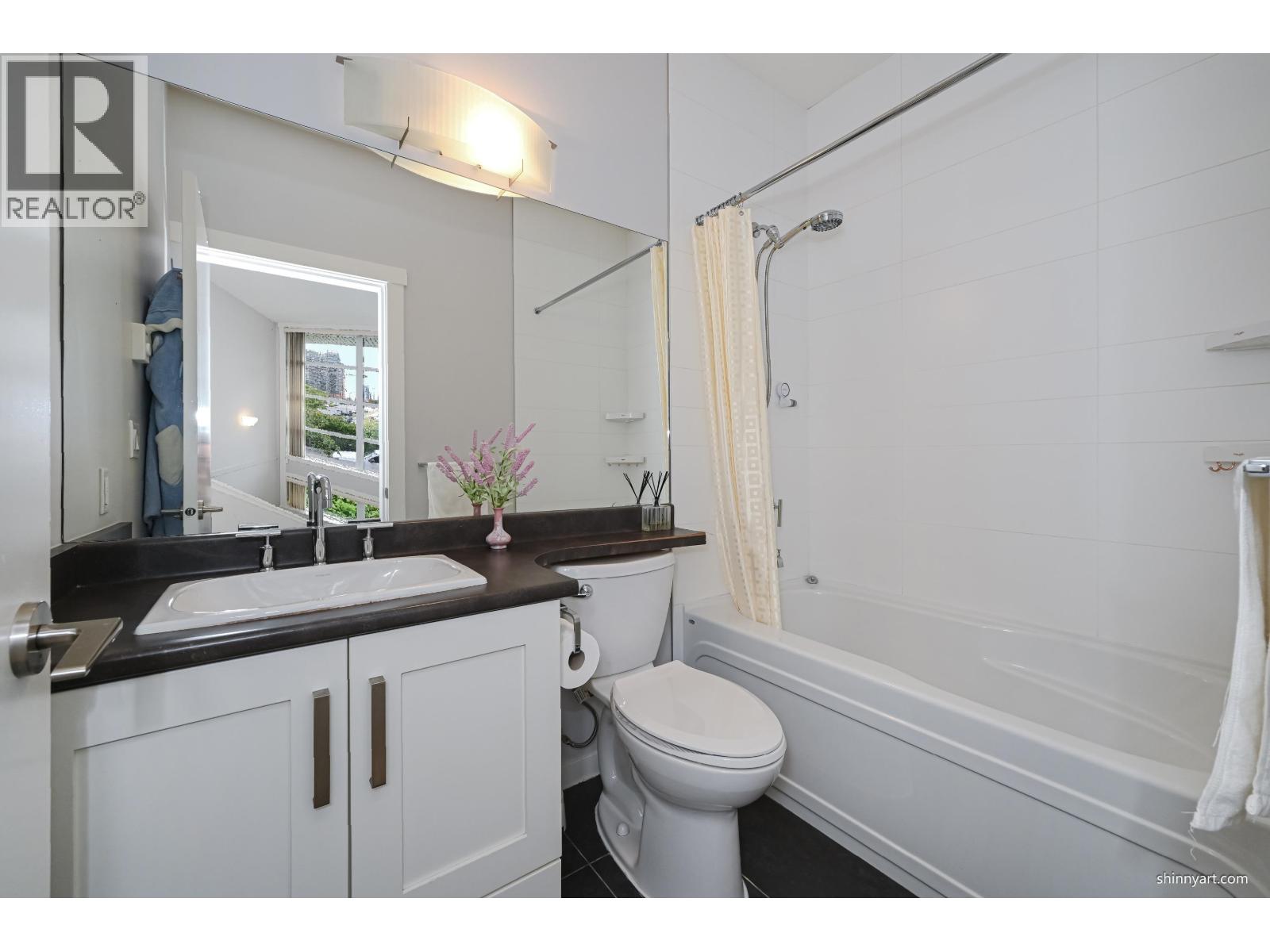 4923 DAWSON STREET, Burnaby