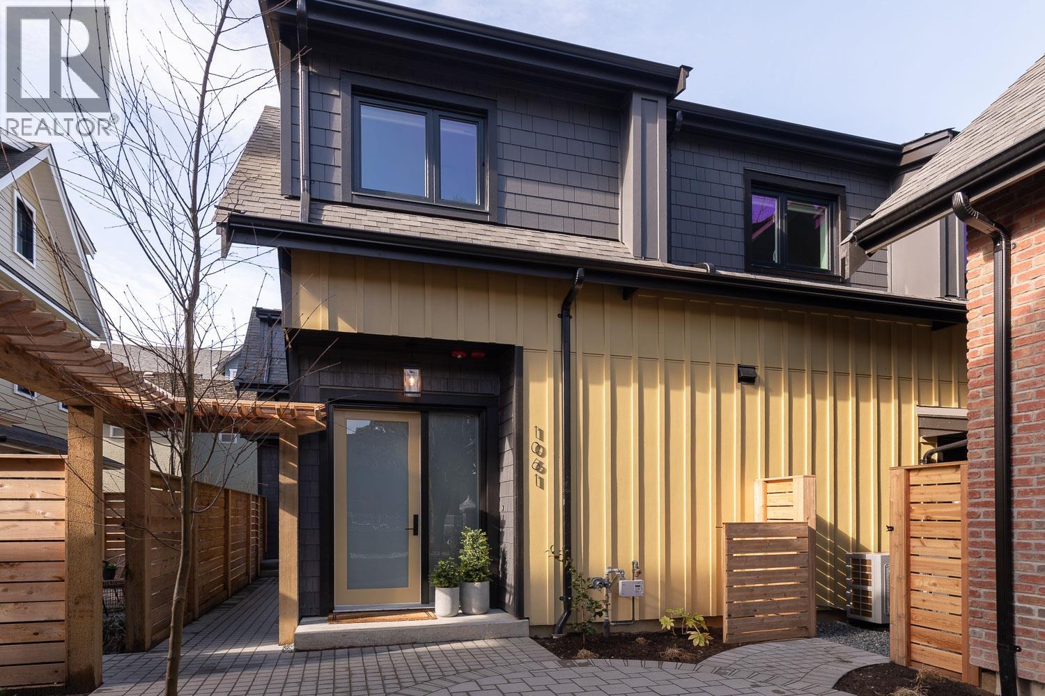 1061 SEMLIN DRIVE, Vancouver