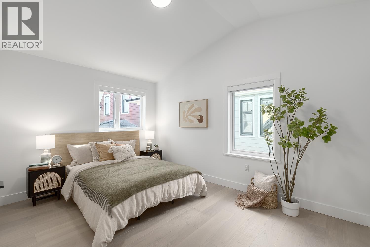 1061 SEMLIN DRIVE, Vancouver