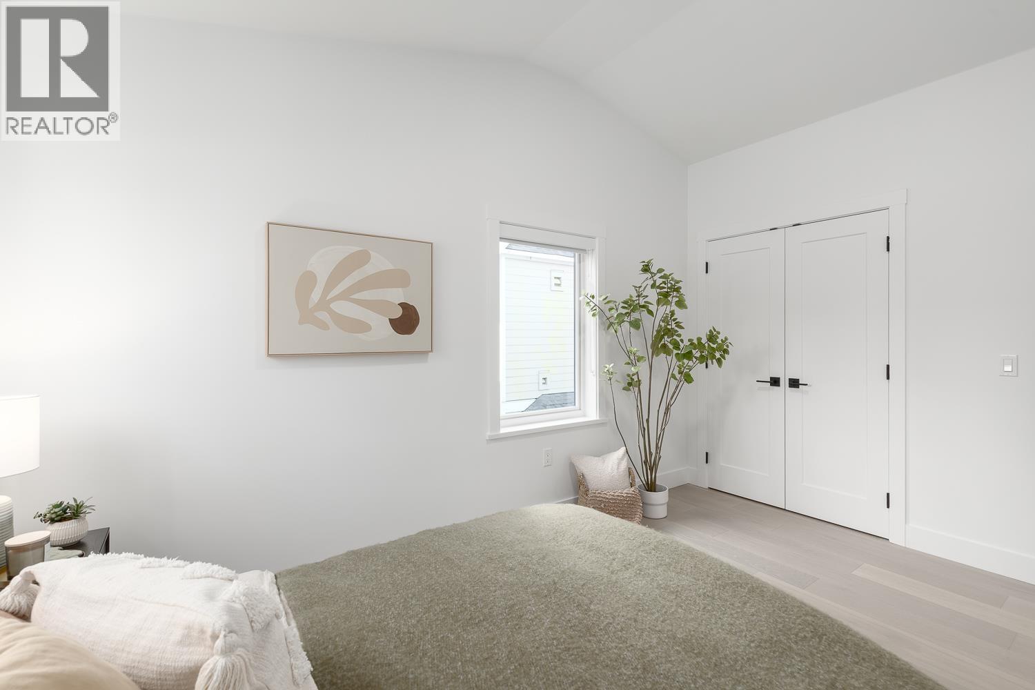 1061 SEMLIN DRIVE, Vancouver