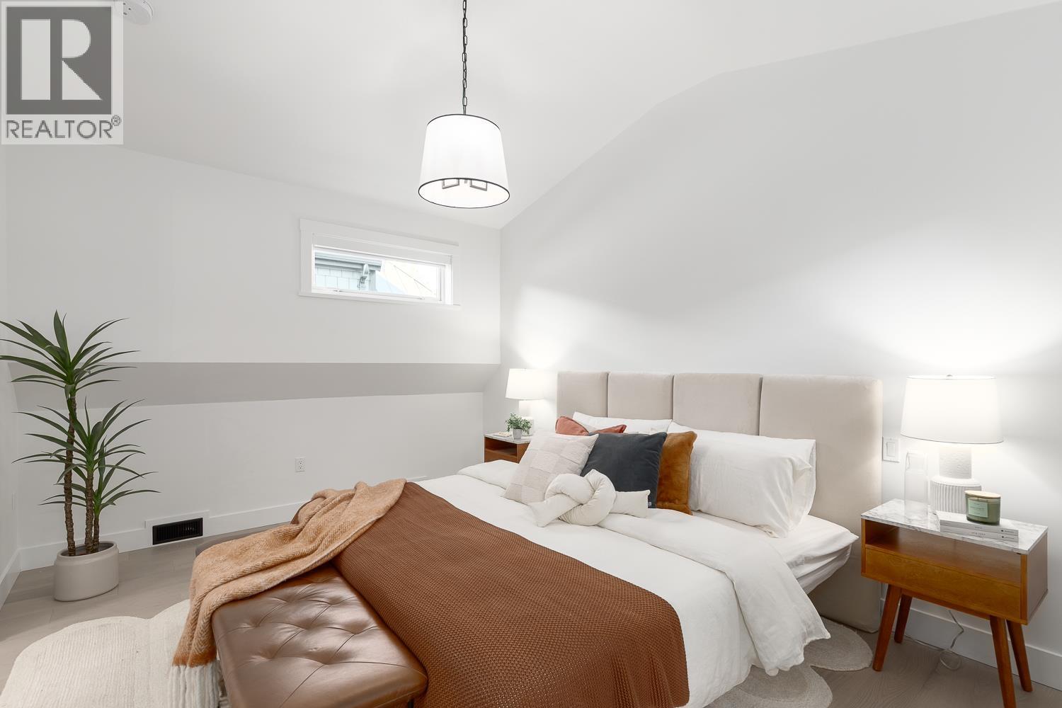 1061 SEMLIN DRIVE, Vancouver